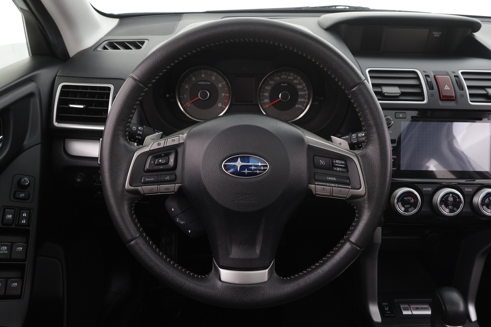 SUBARU Forester 2015