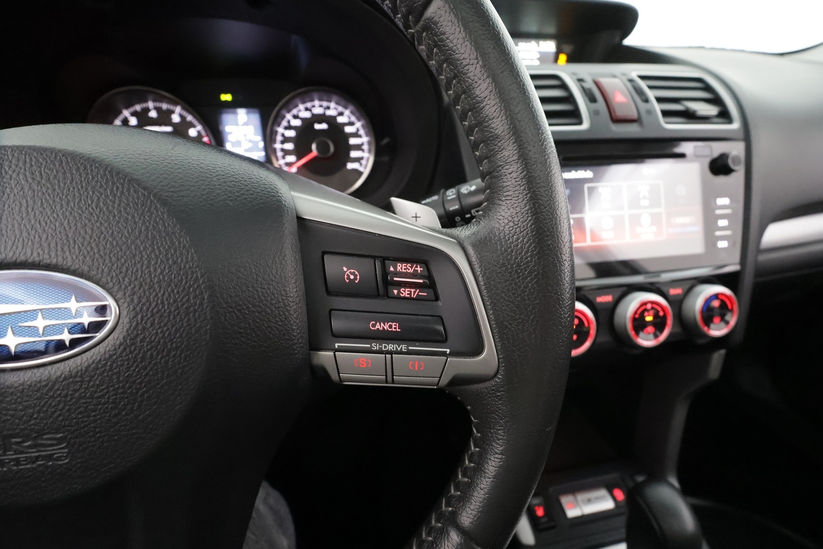 SUBARU Forester 2015