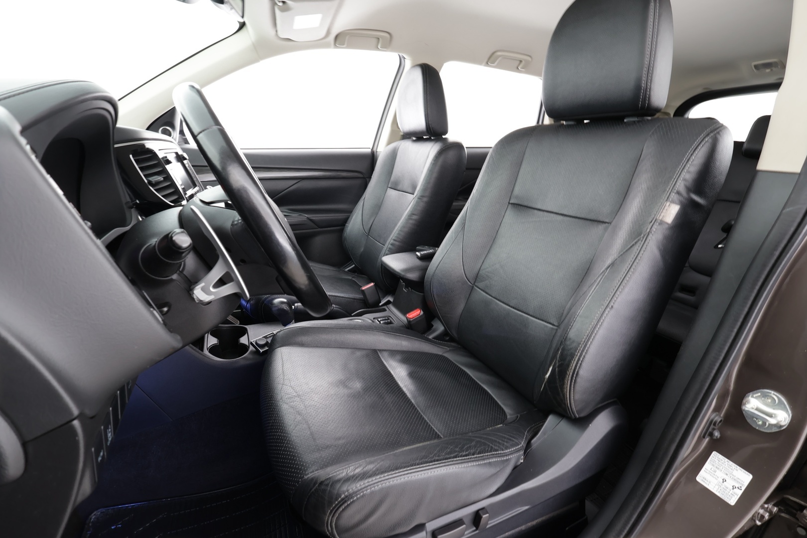 MITSUBISHI Outlander 2016