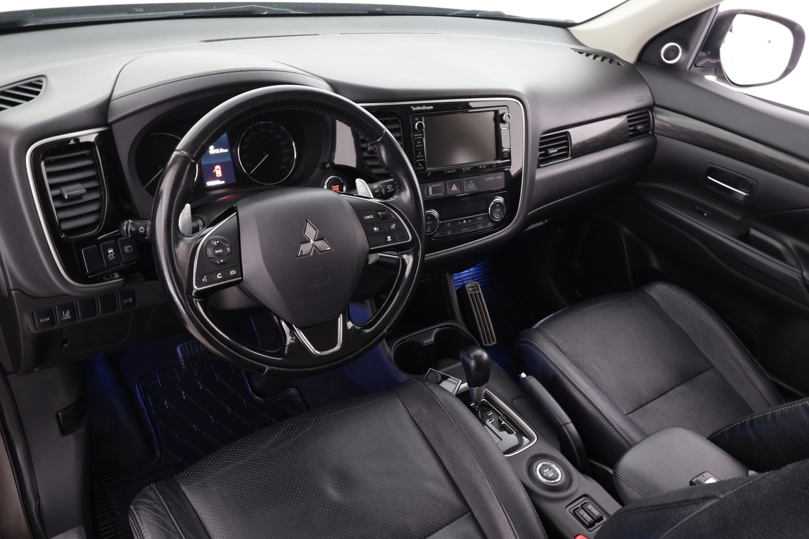 MITSUBISHI Outlander 2016