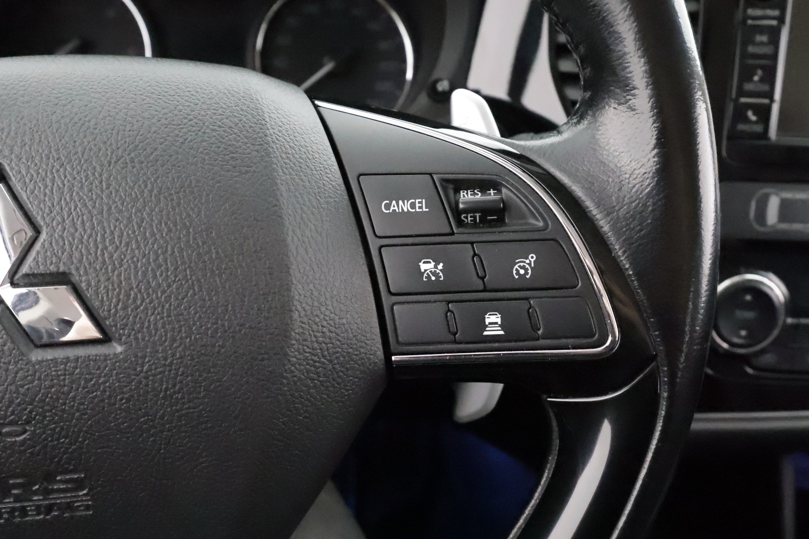 MITSUBISHI Outlander 2016