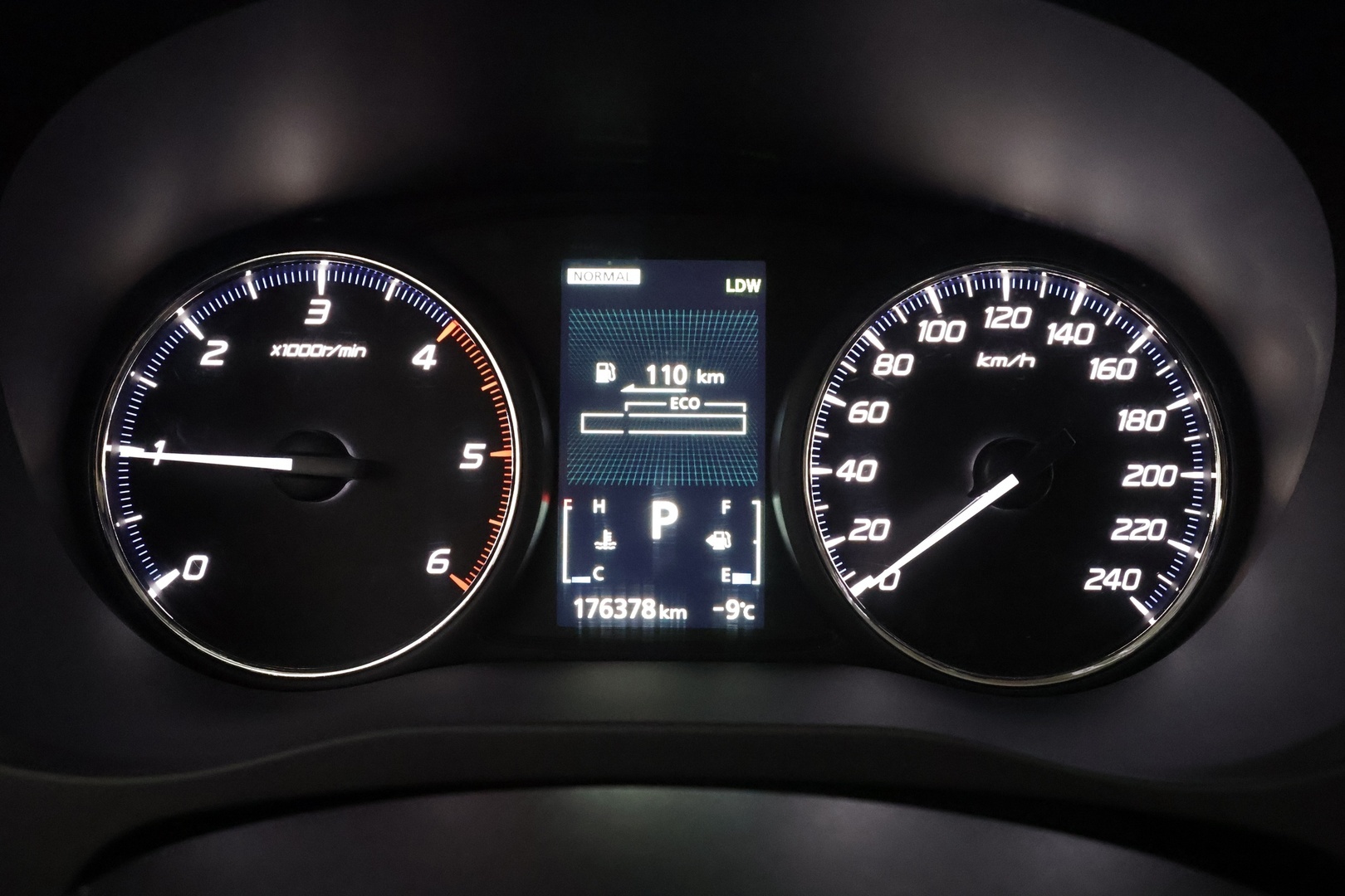 MITSUBISHI Outlander 2016