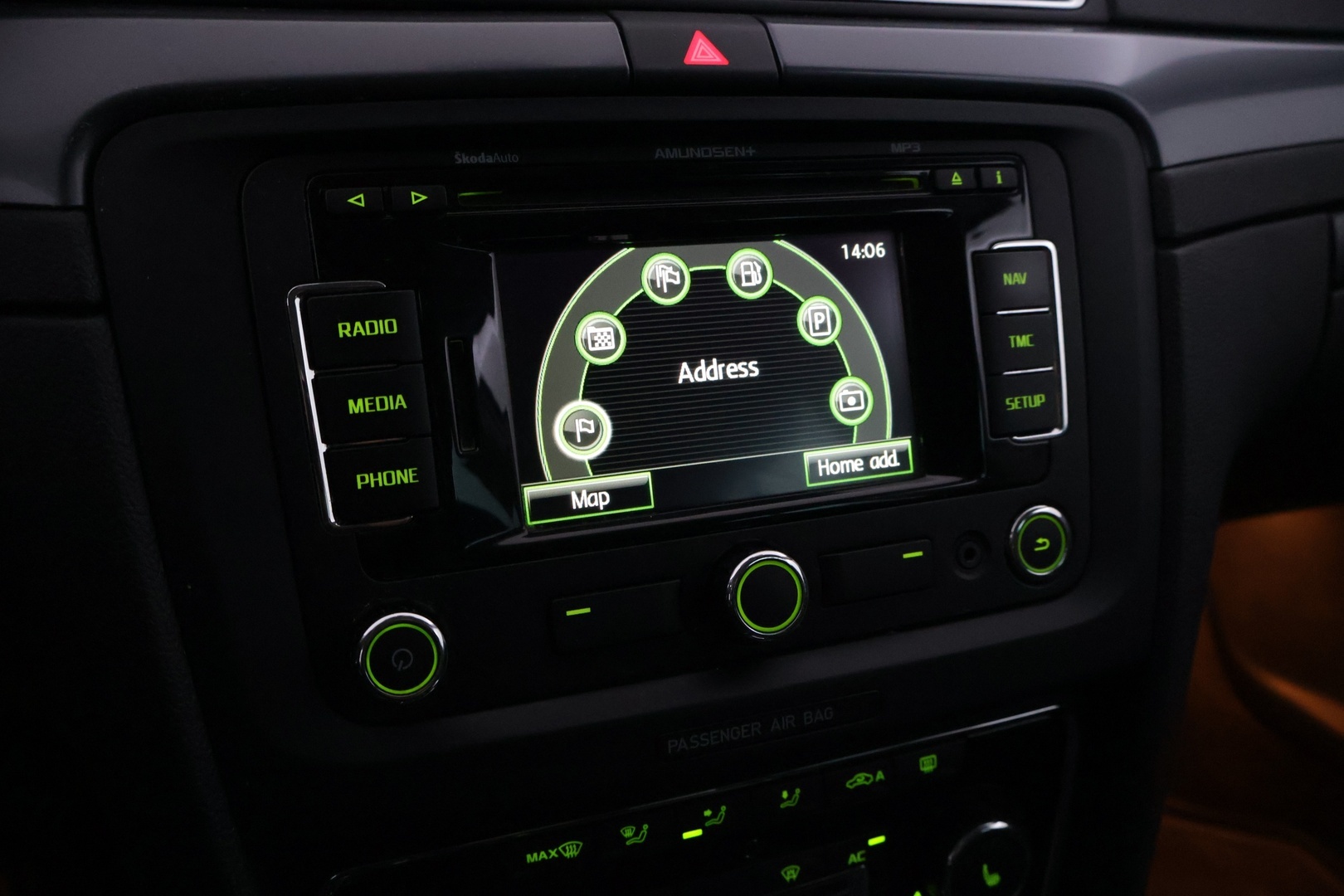 SKODA Superb 2012