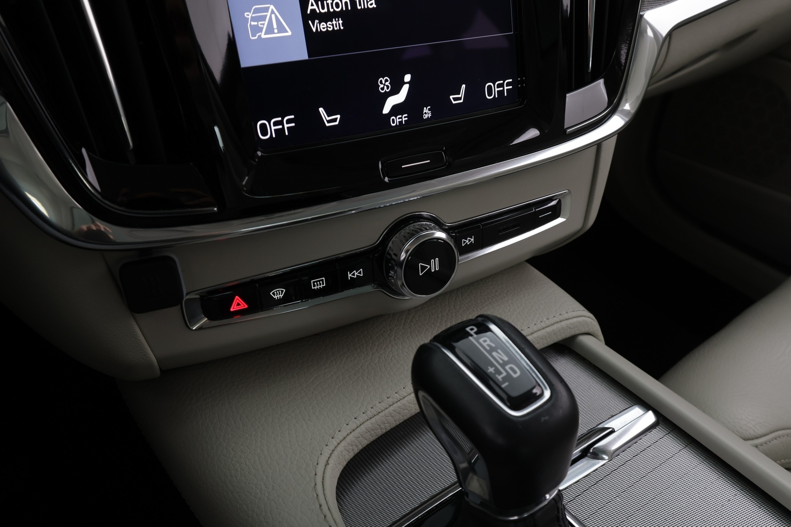 VOLVO V90 Cross Country 2017