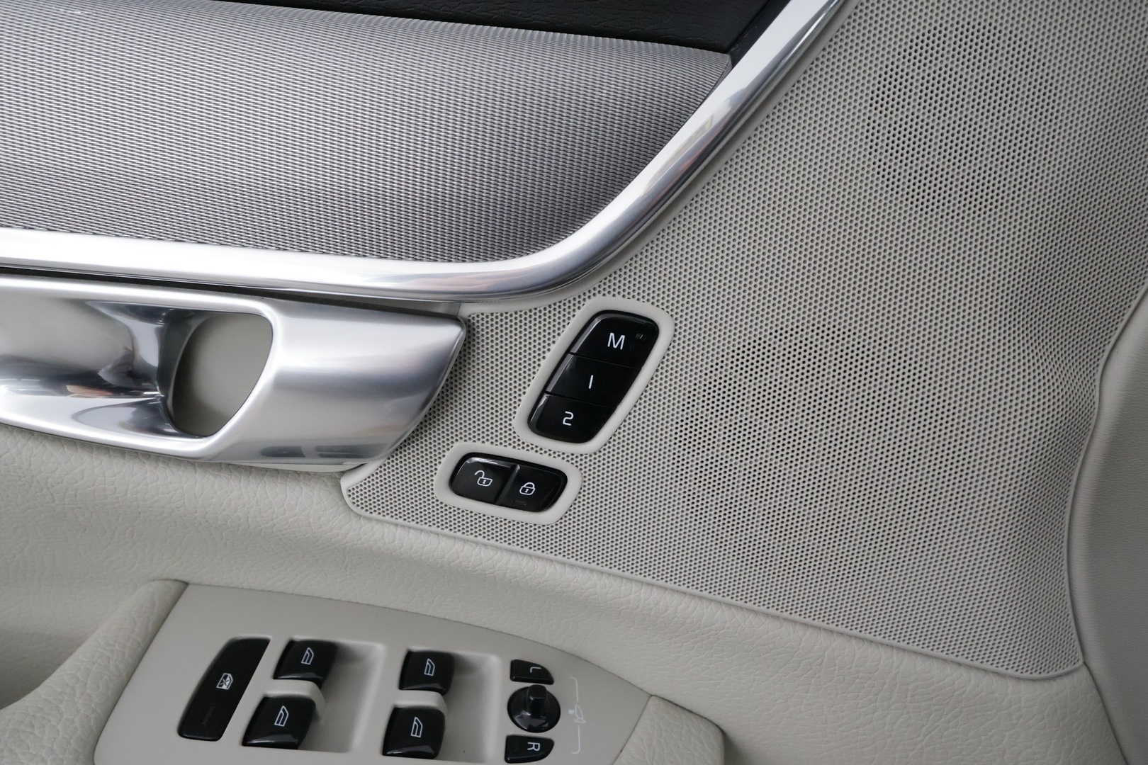 VOLVO V90 Cross Country 2017