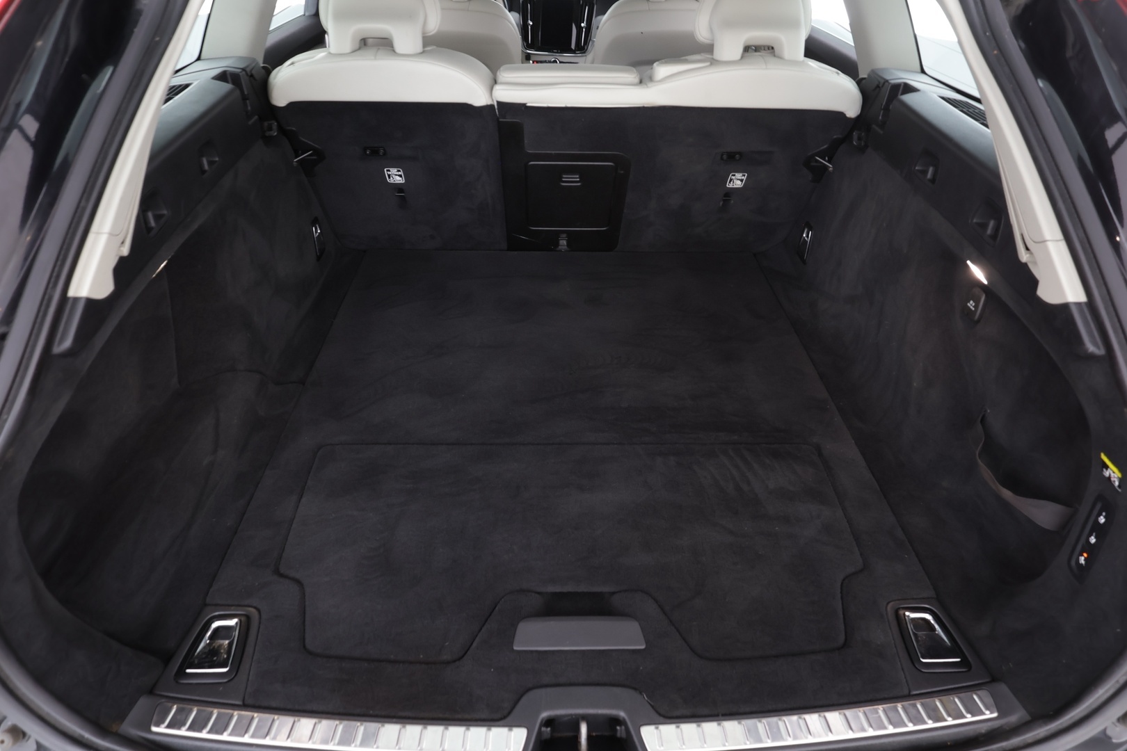 VOLVO V90 Cross Country 2017