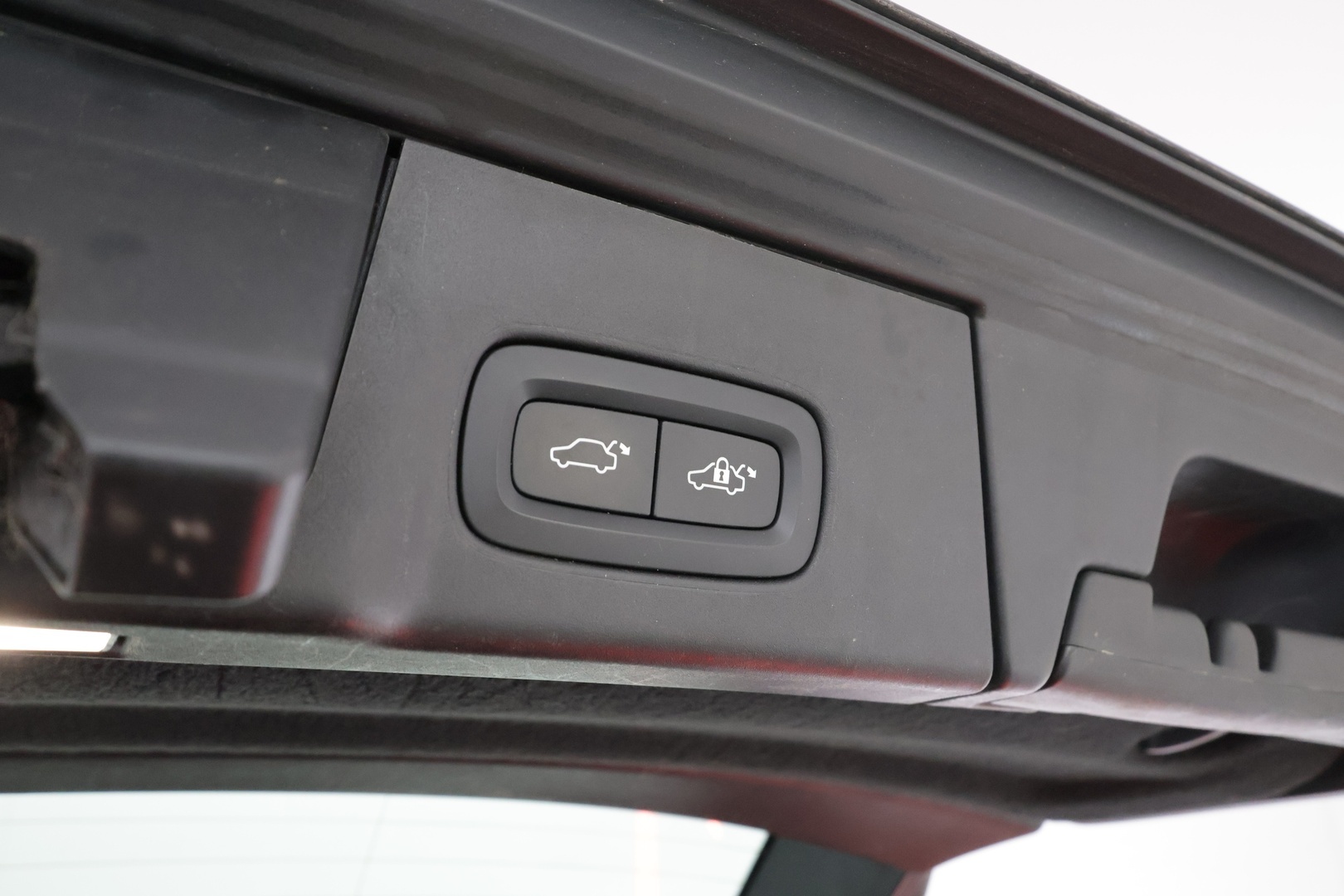 VOLVO V90 Cross Country 2017