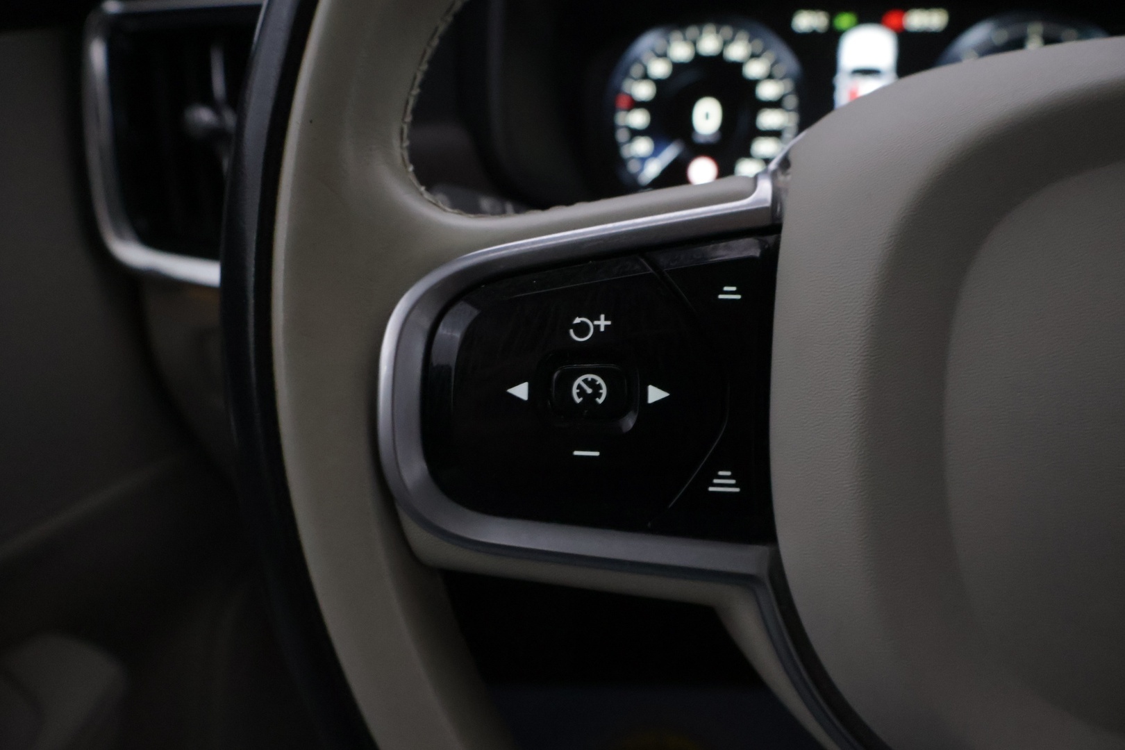VOLVO V90 Cross Country 2018