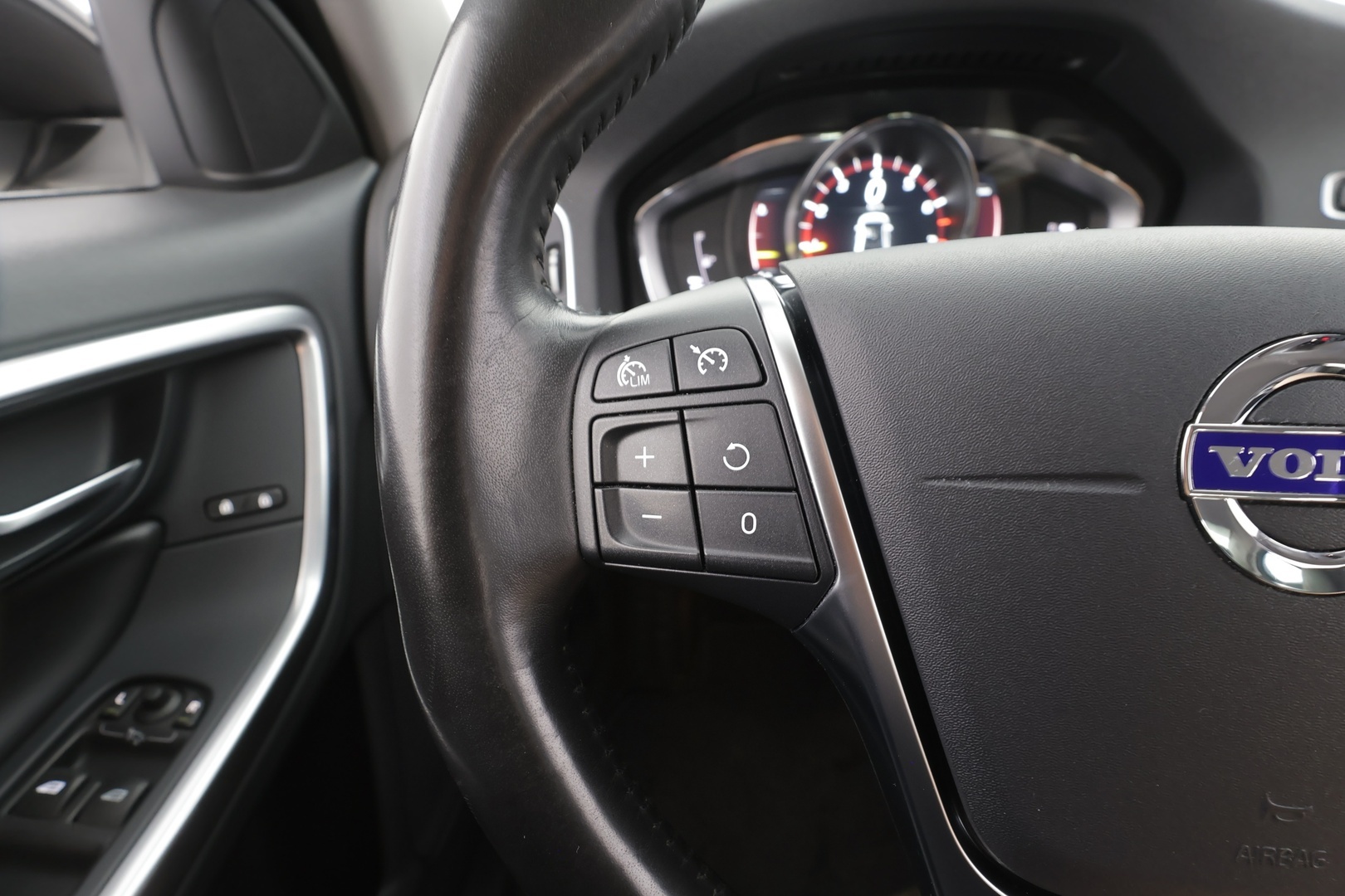 VOLVO S60 2018