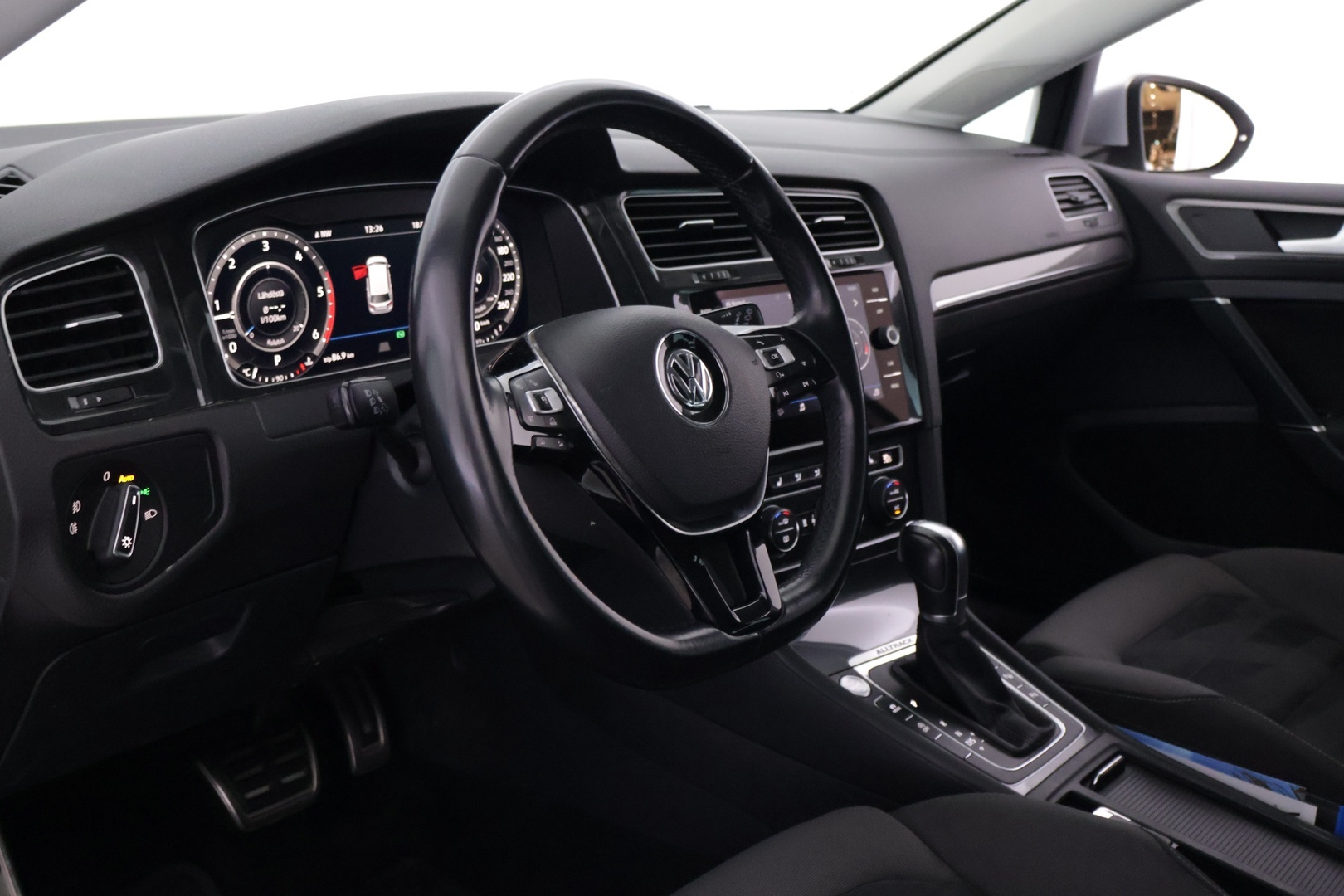 VOLKSWAGEN Golf 2018