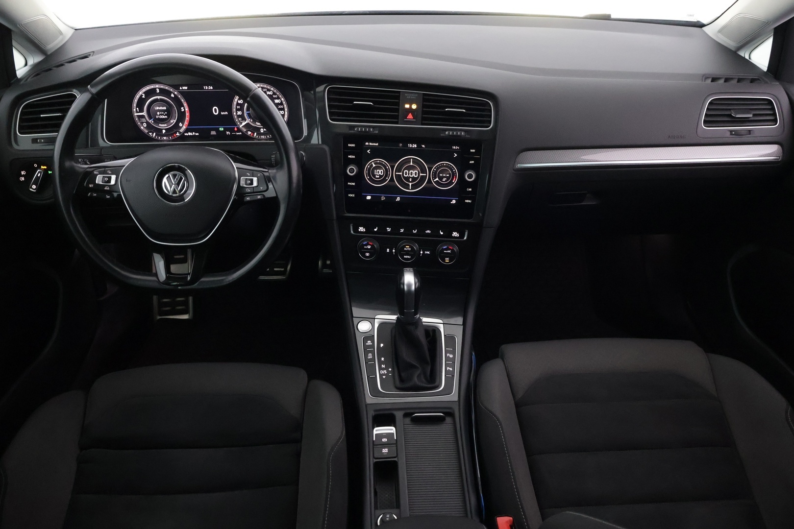 VOLKSWAGEN Golf 2018