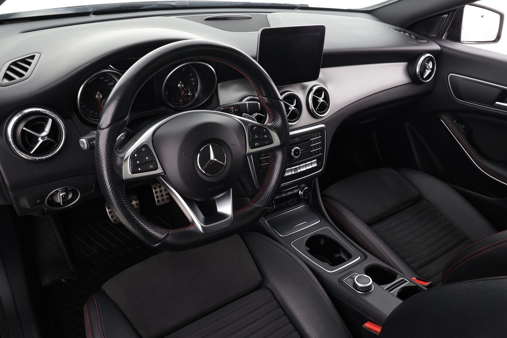 MERCEDES-BENZ CLA 2017