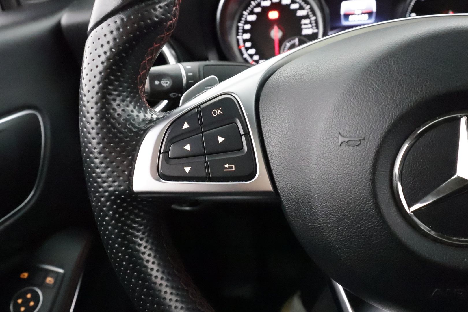 MERCEDES-BENZ CLA 2017