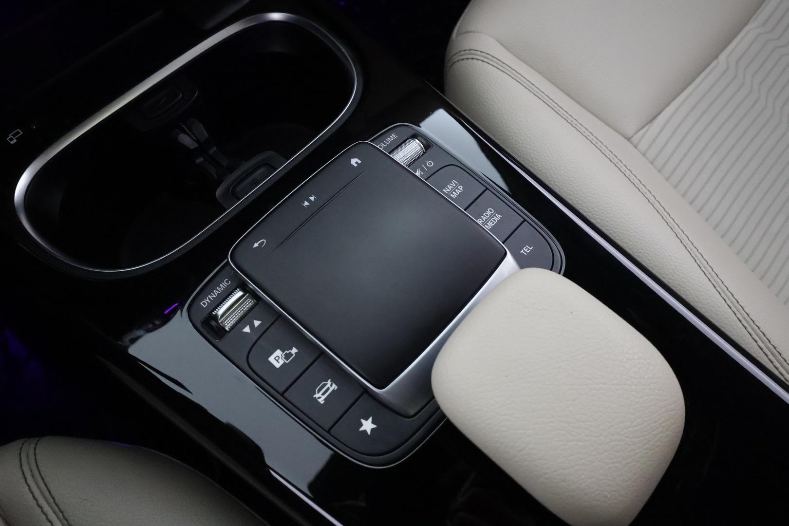 MERCEDES-BENZ CLA 2022