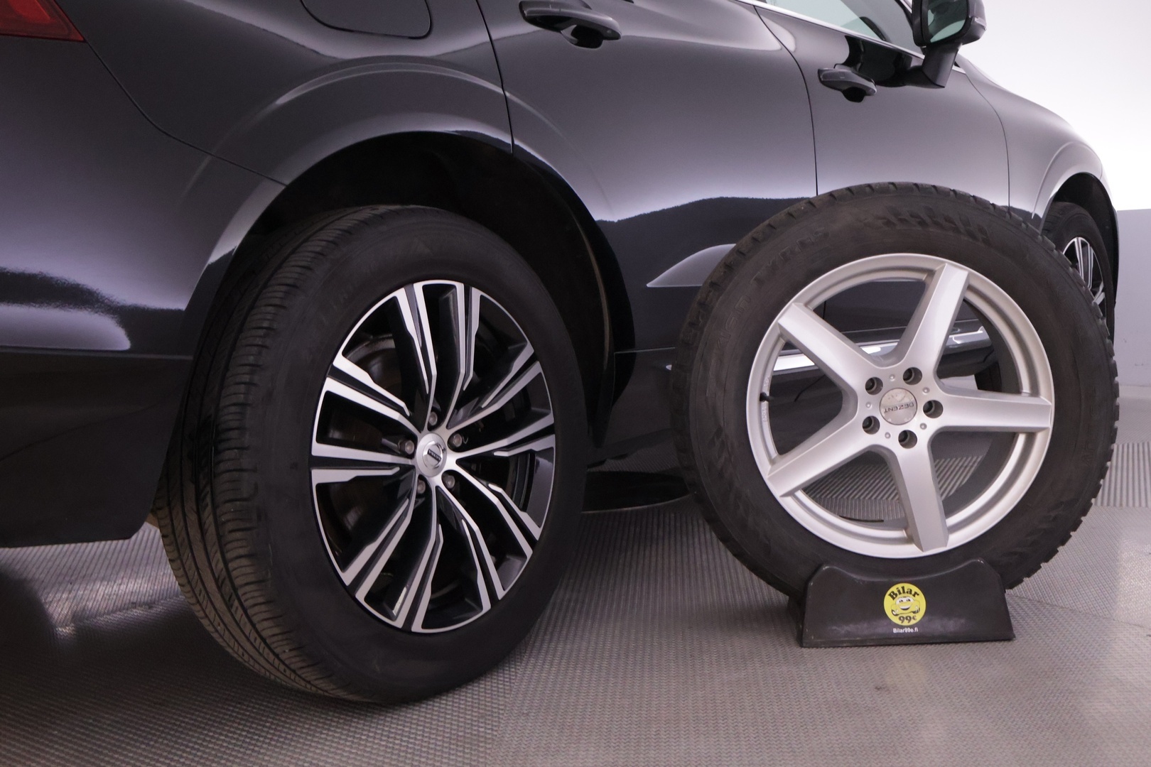 VOLVO XC60 2022