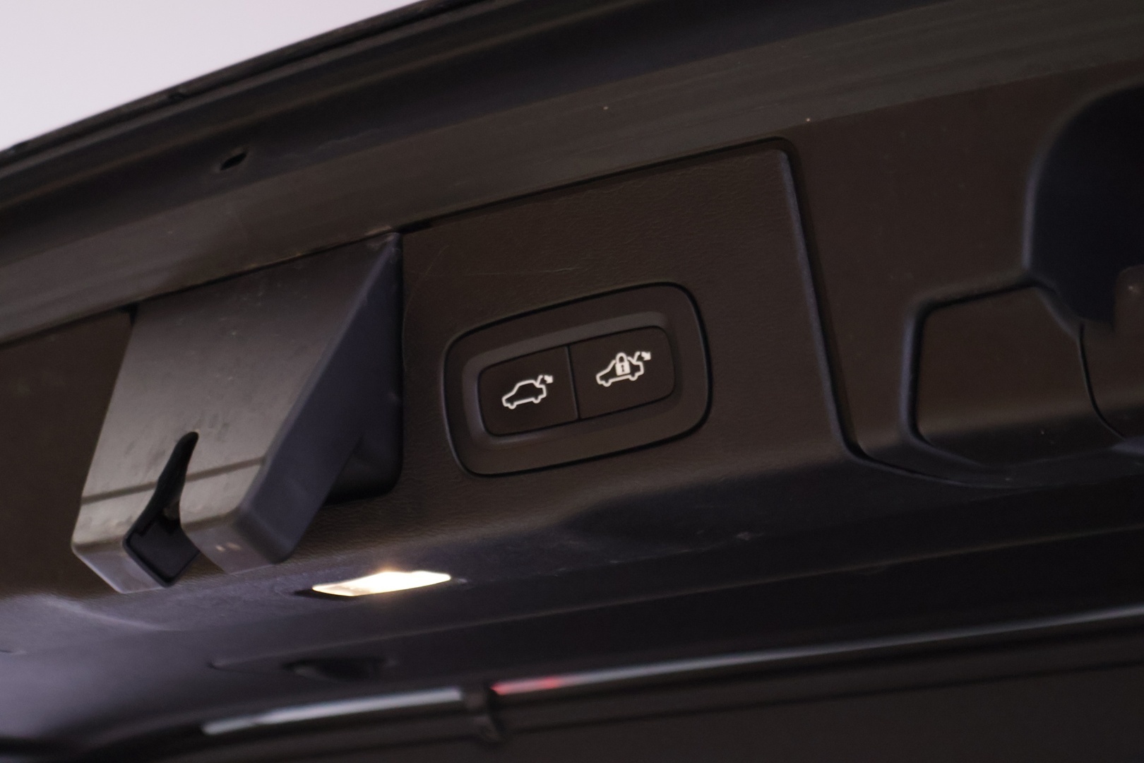VOLVO XC60 2022