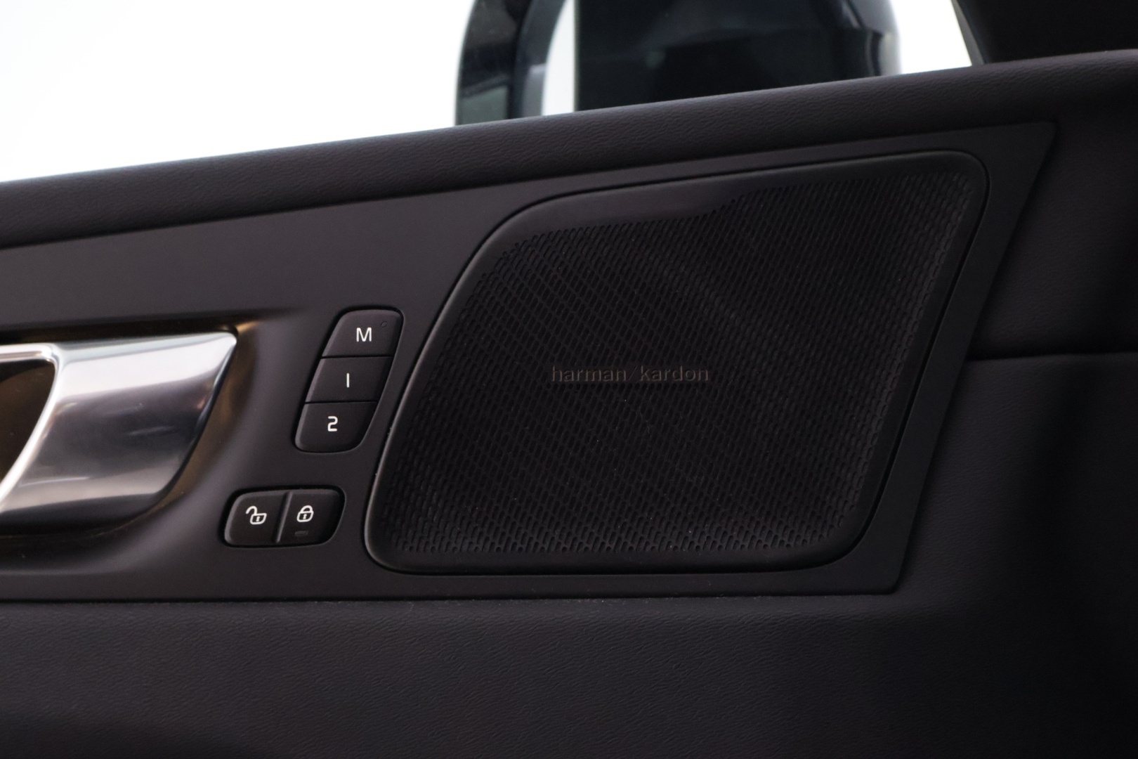 VOLVO XC60 2022