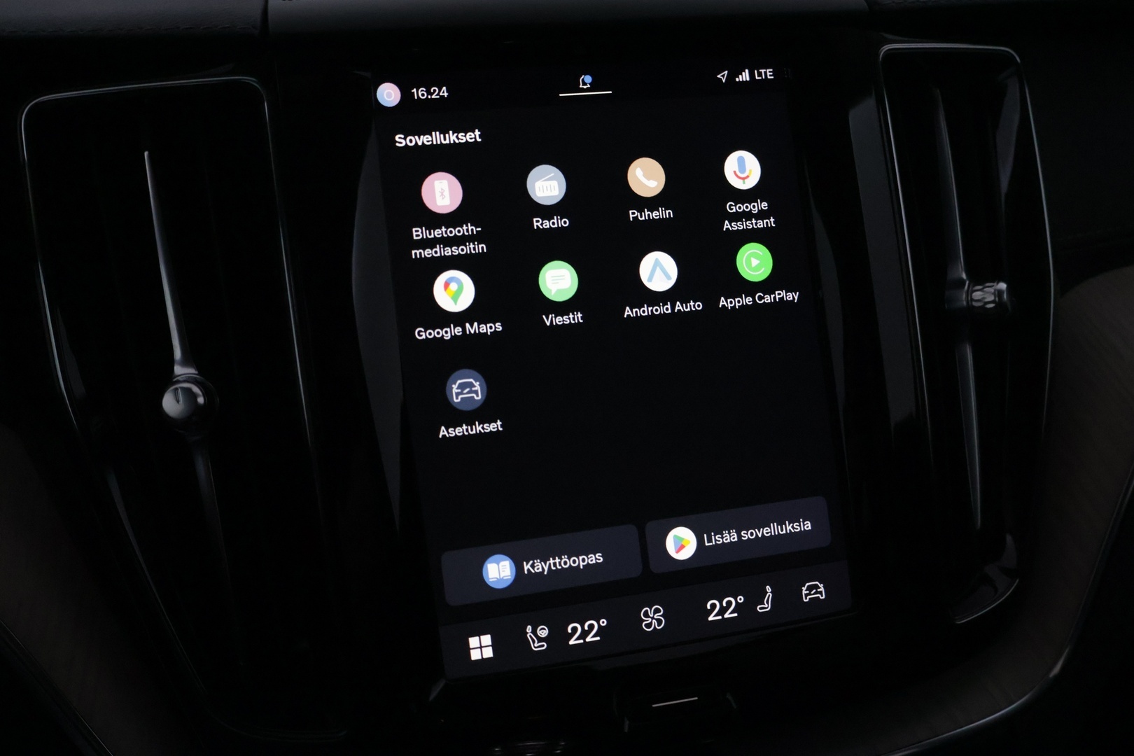 VOLVO XC60 2022