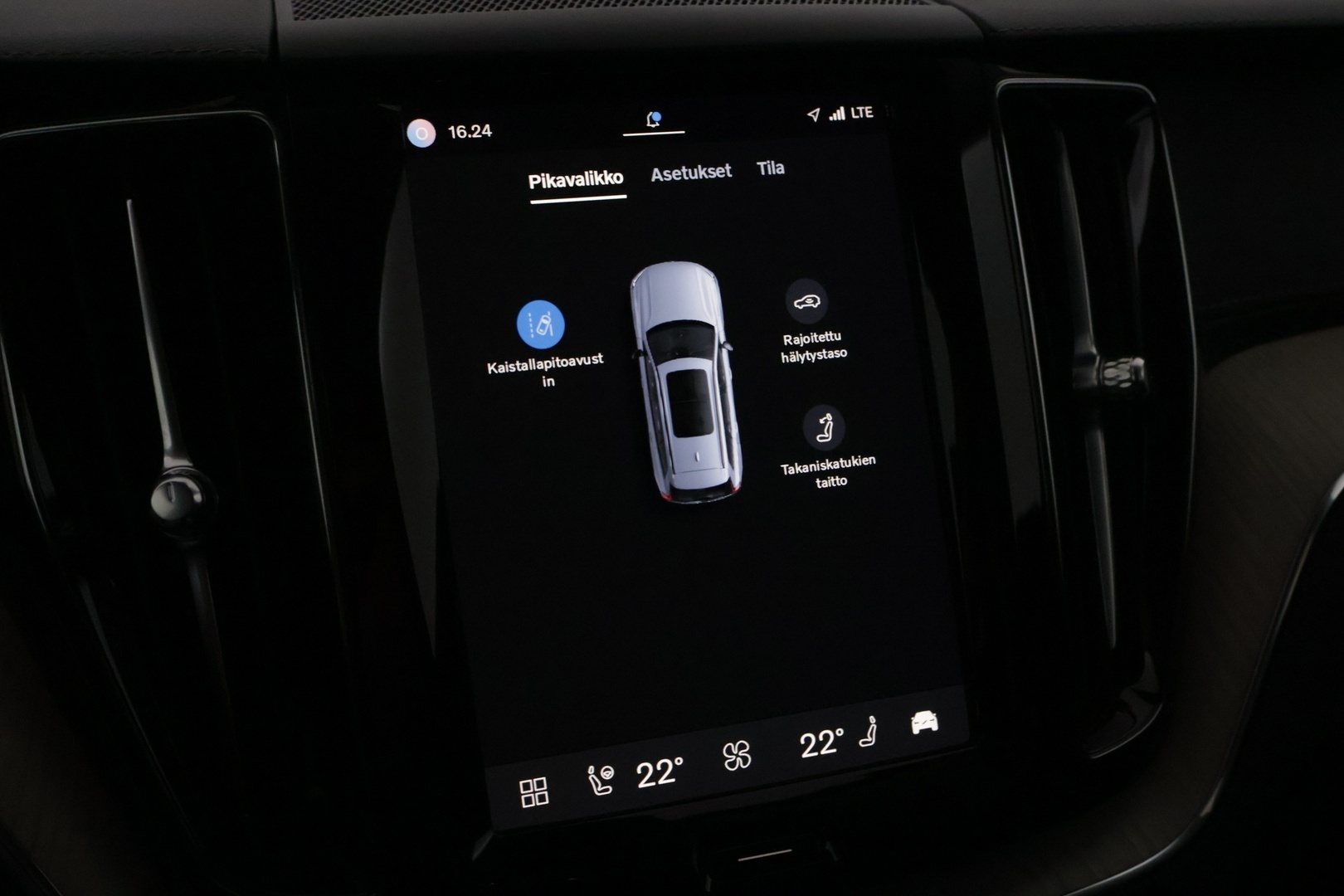 VOLVO XC60 2022