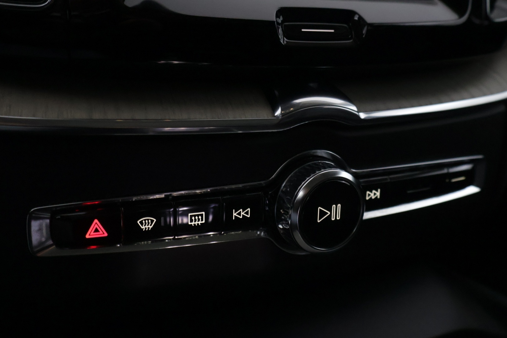 VOLVO XC60 2022
