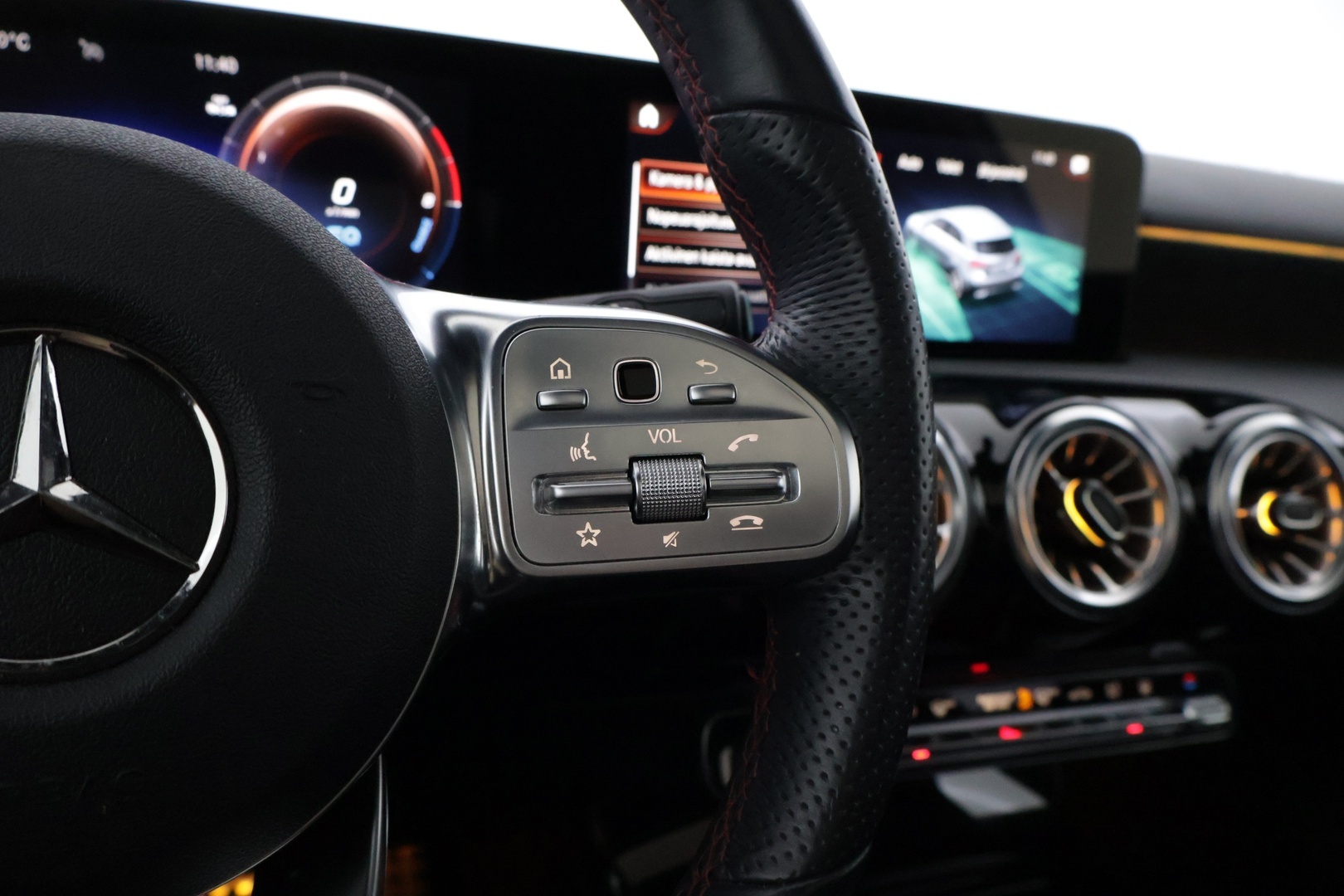 MERCEDES-BENZ A 2023