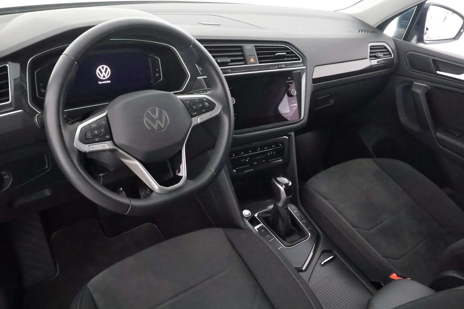 VOLKSWAGEN Tiguan 2024