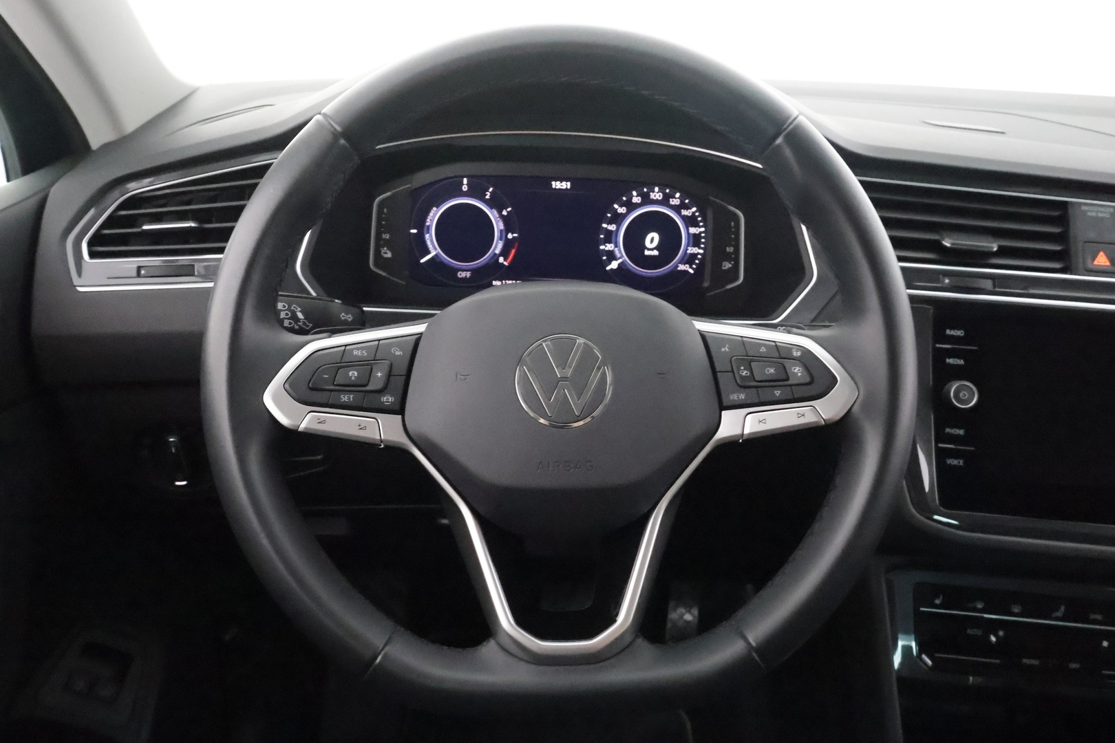 VOLKSWAGEN Tiguan 2024