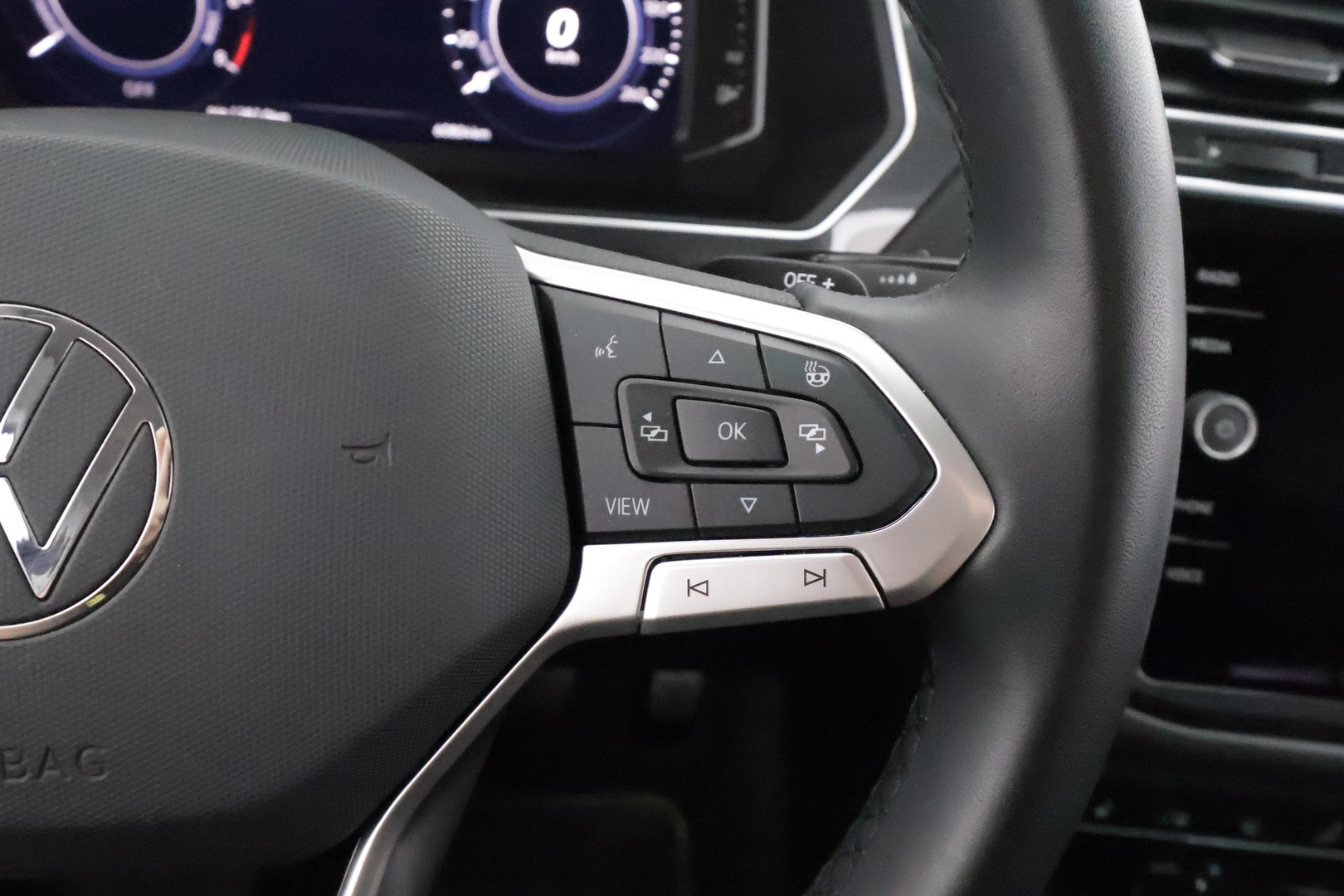 VOLKSWAGEN Tiguan 2024