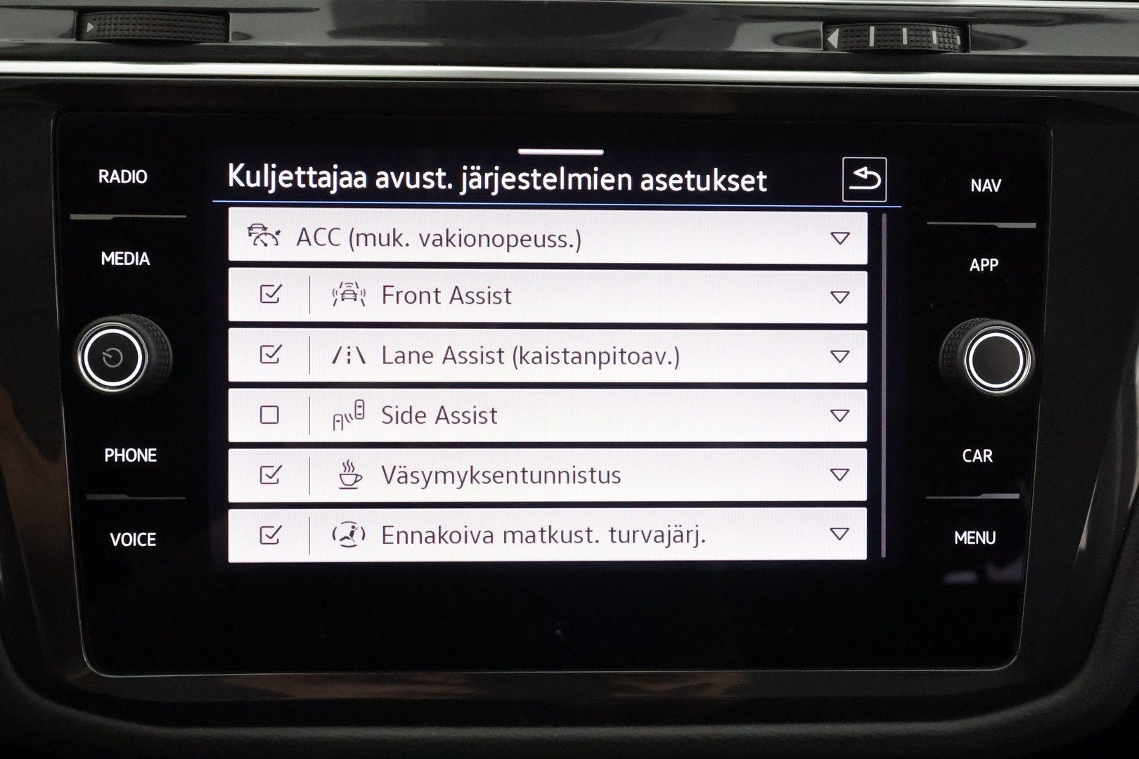 VOLKSWAGEN Tiguan 2024