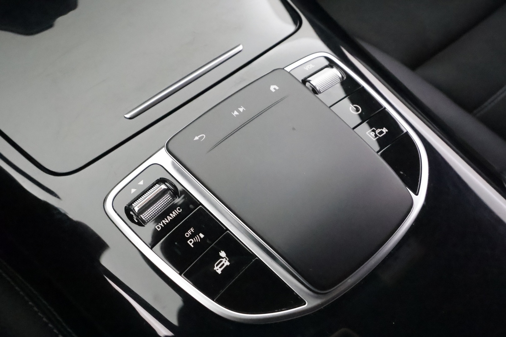 MERCEDES-BENZ EQC 2021