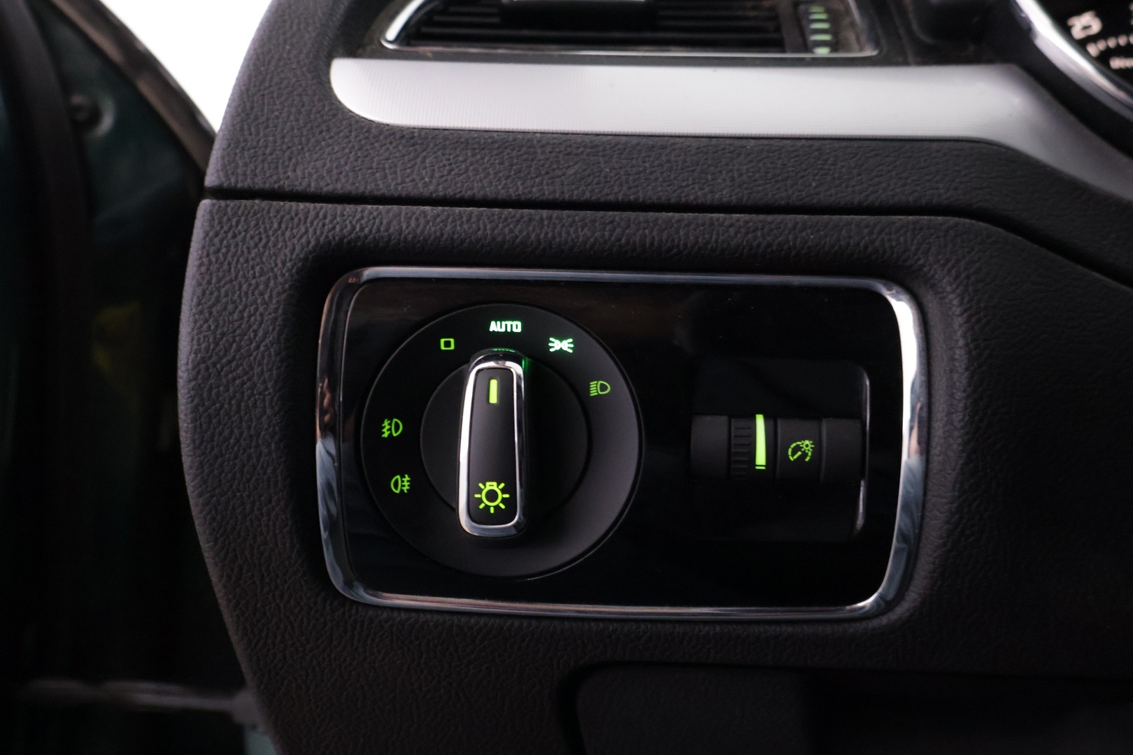 SKODA Superb 2011