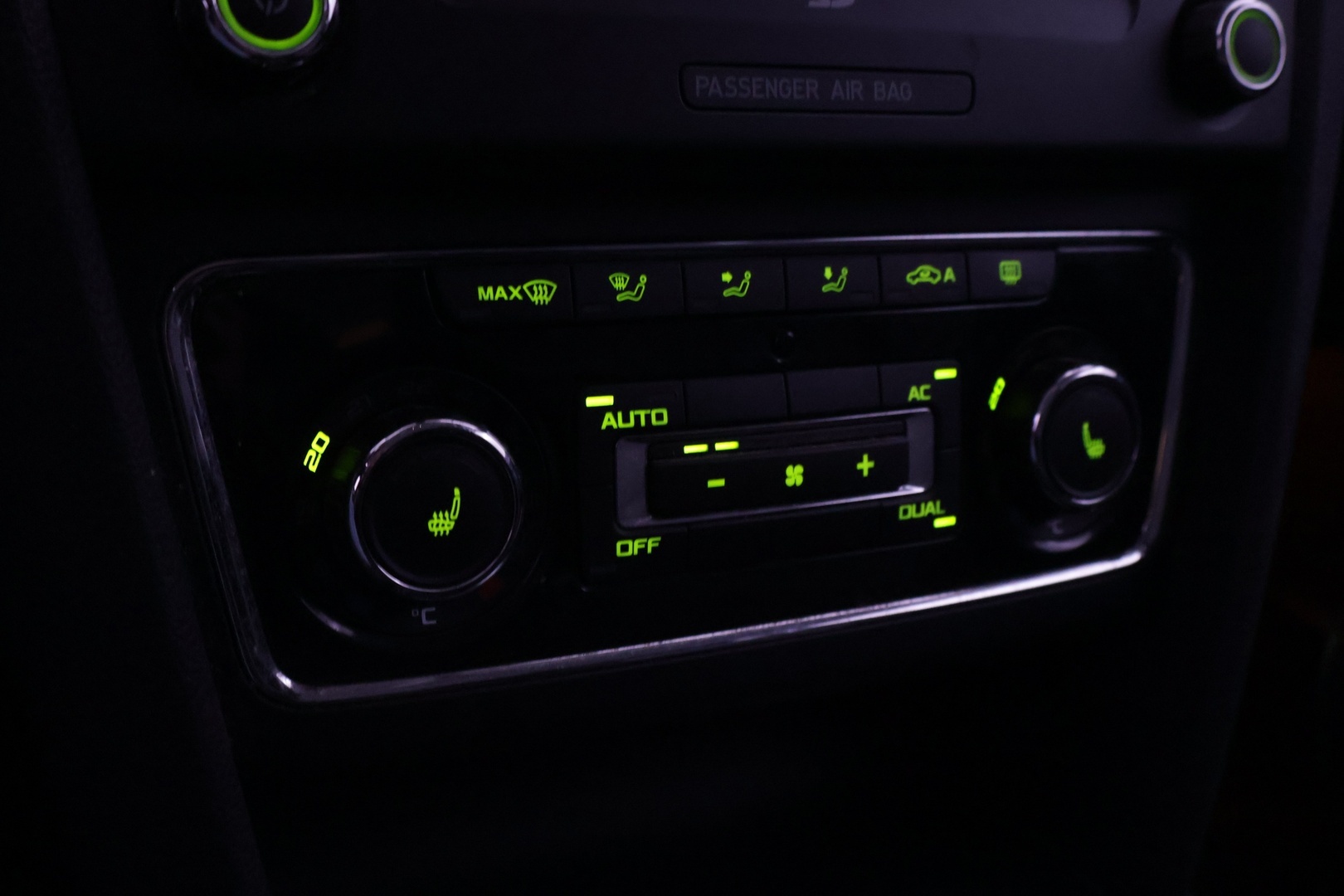 SKODA Superb 2011