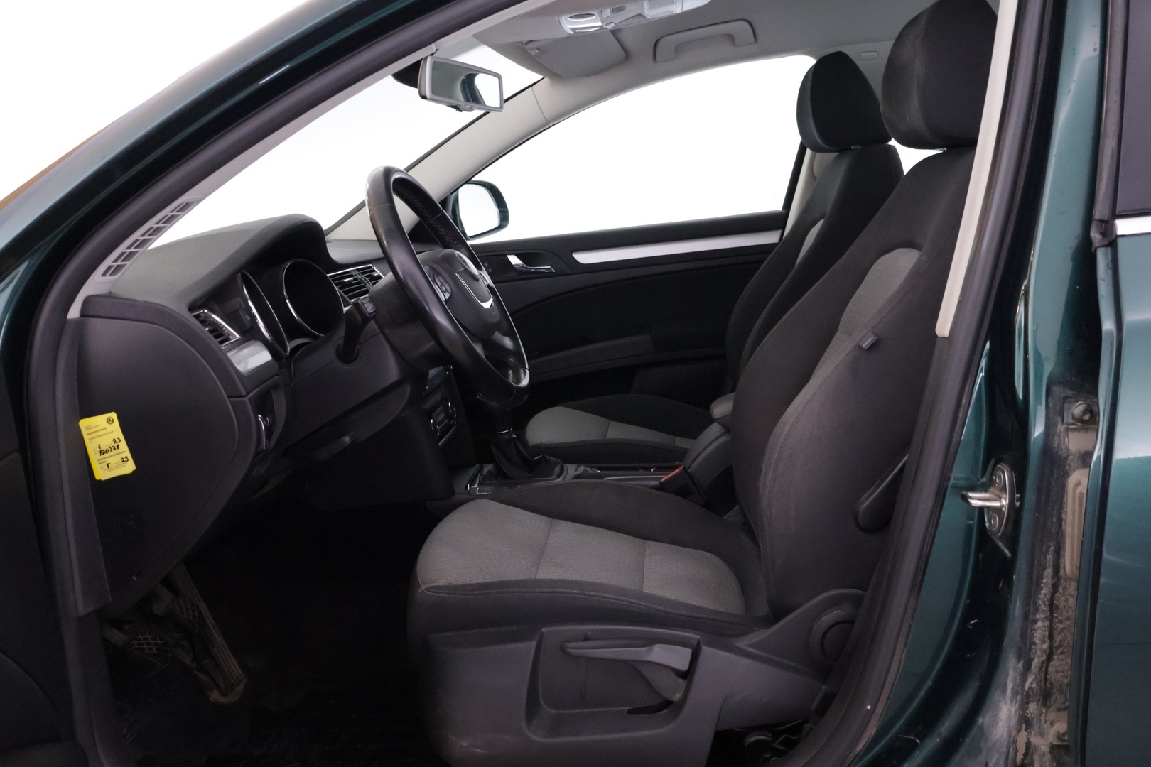 SKODA Superb 2011