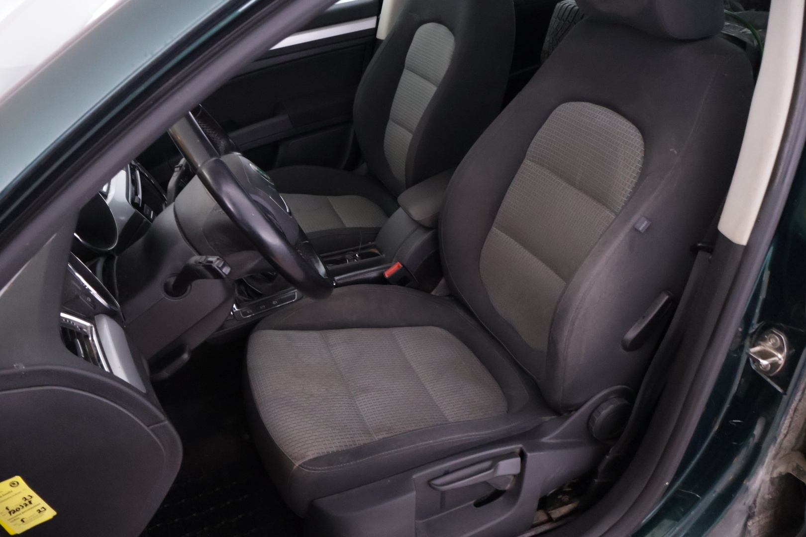 SKODA Superb 2011
