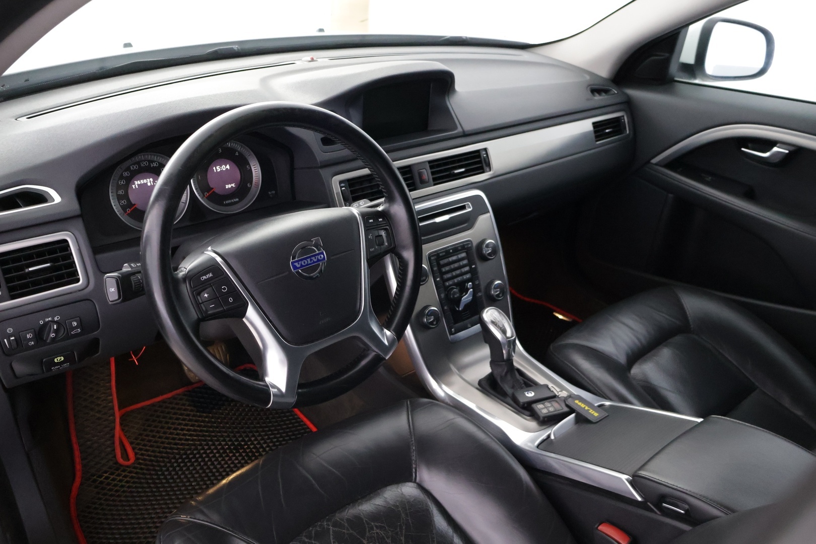VOLVO V70 2012
