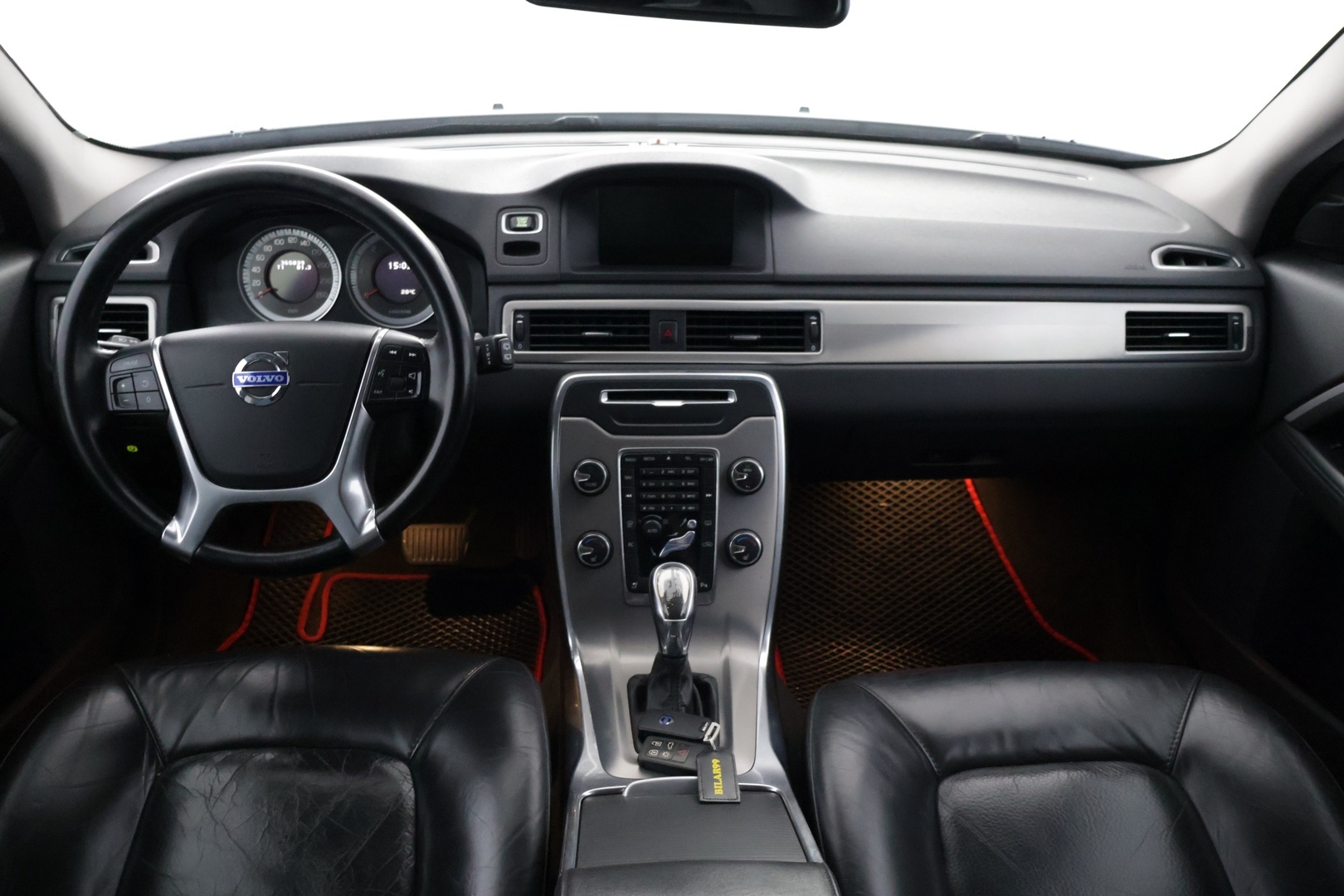 VOLVO V70 2012