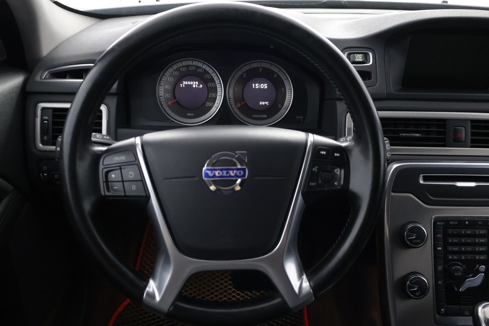 VOLVO V70 2012