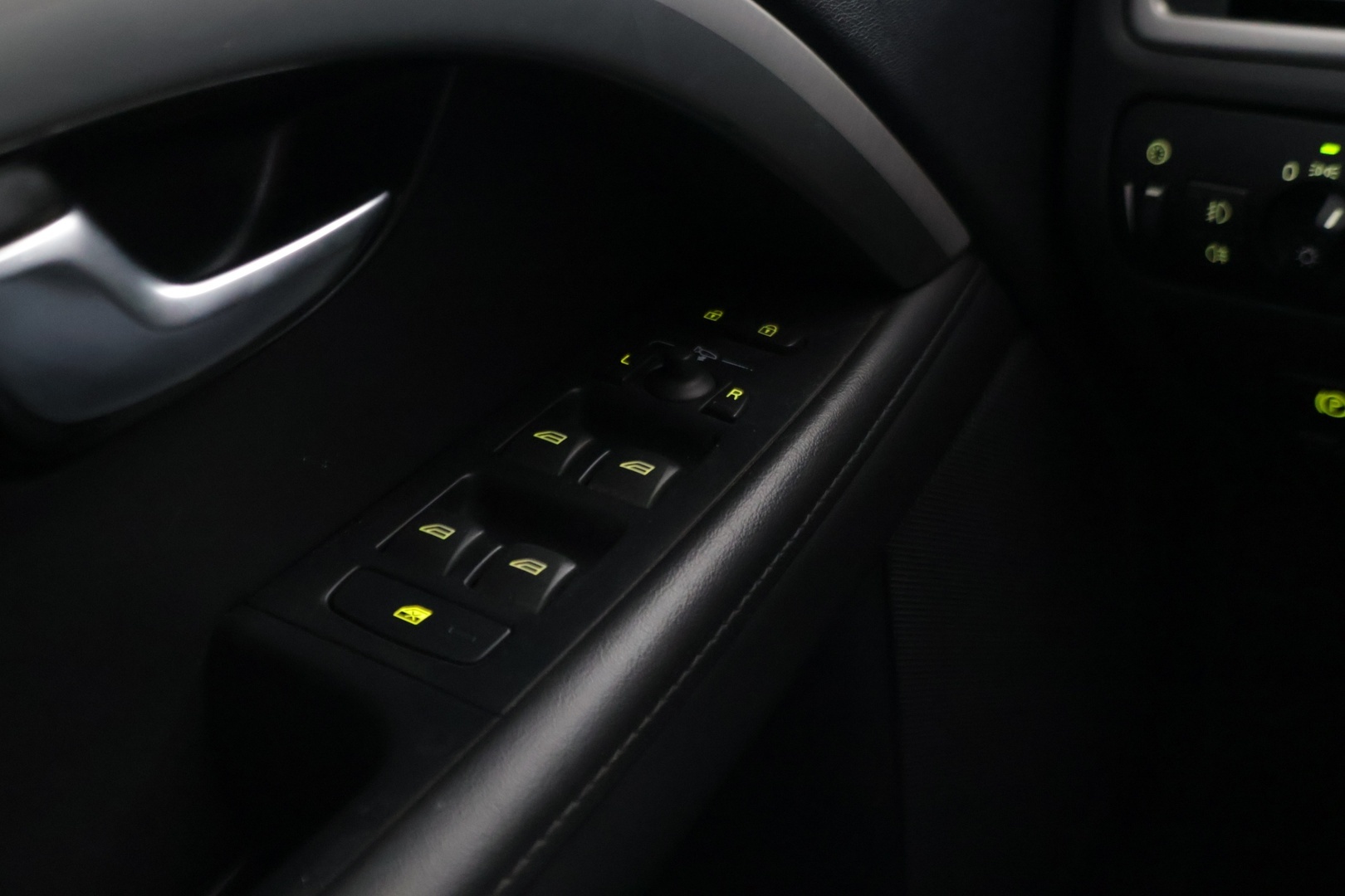 VOLVO V70 2012