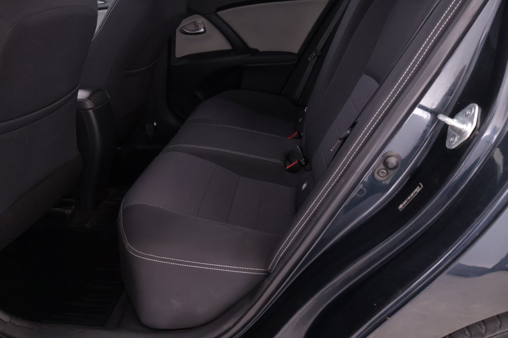 TOYOTA Avensis 2016