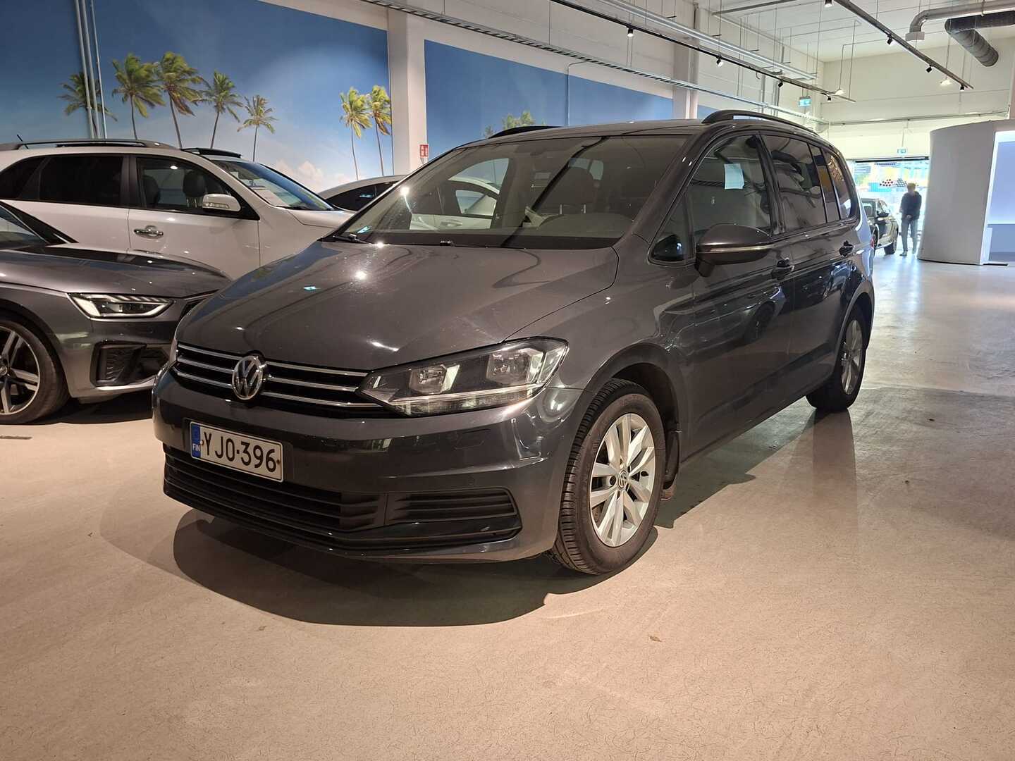 VOLKSWAGEN Touran 2017