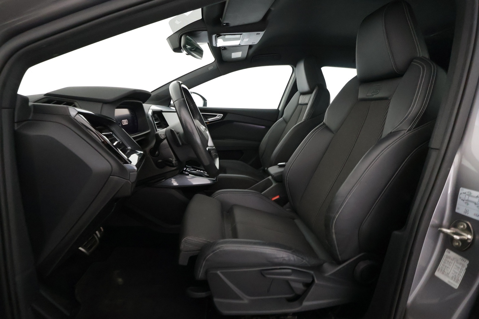 AUDI Q4 e-tron 2022