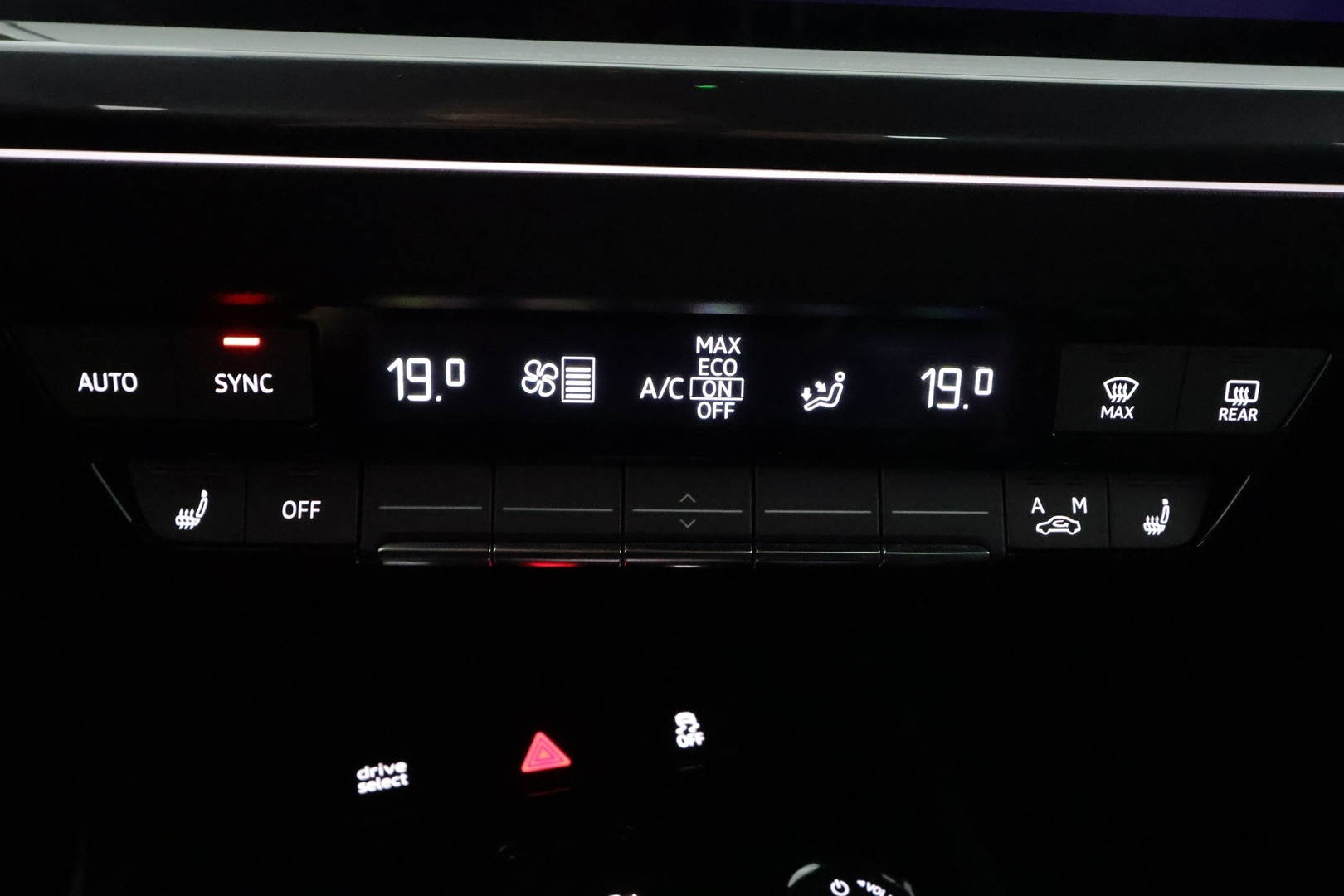 AUDI Q4 e-tron 2022