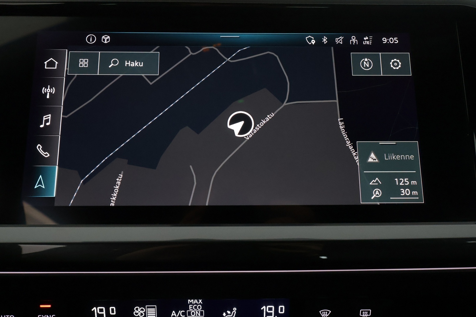 AUDI Q4 e-tron 2022