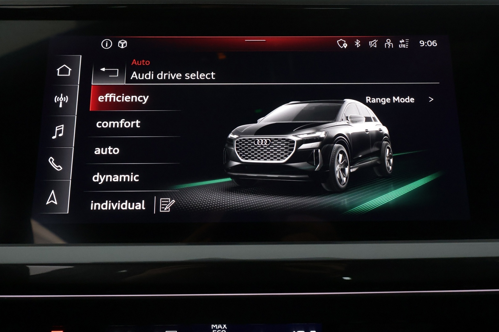 AUDI Q4 e-tron 2022