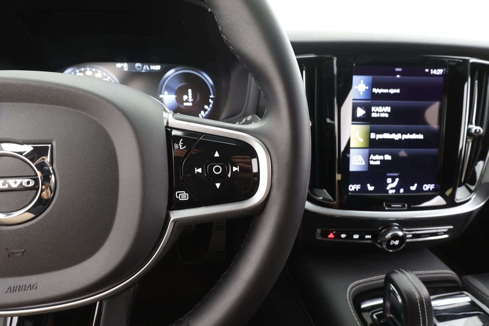 VOLVO V60 2022