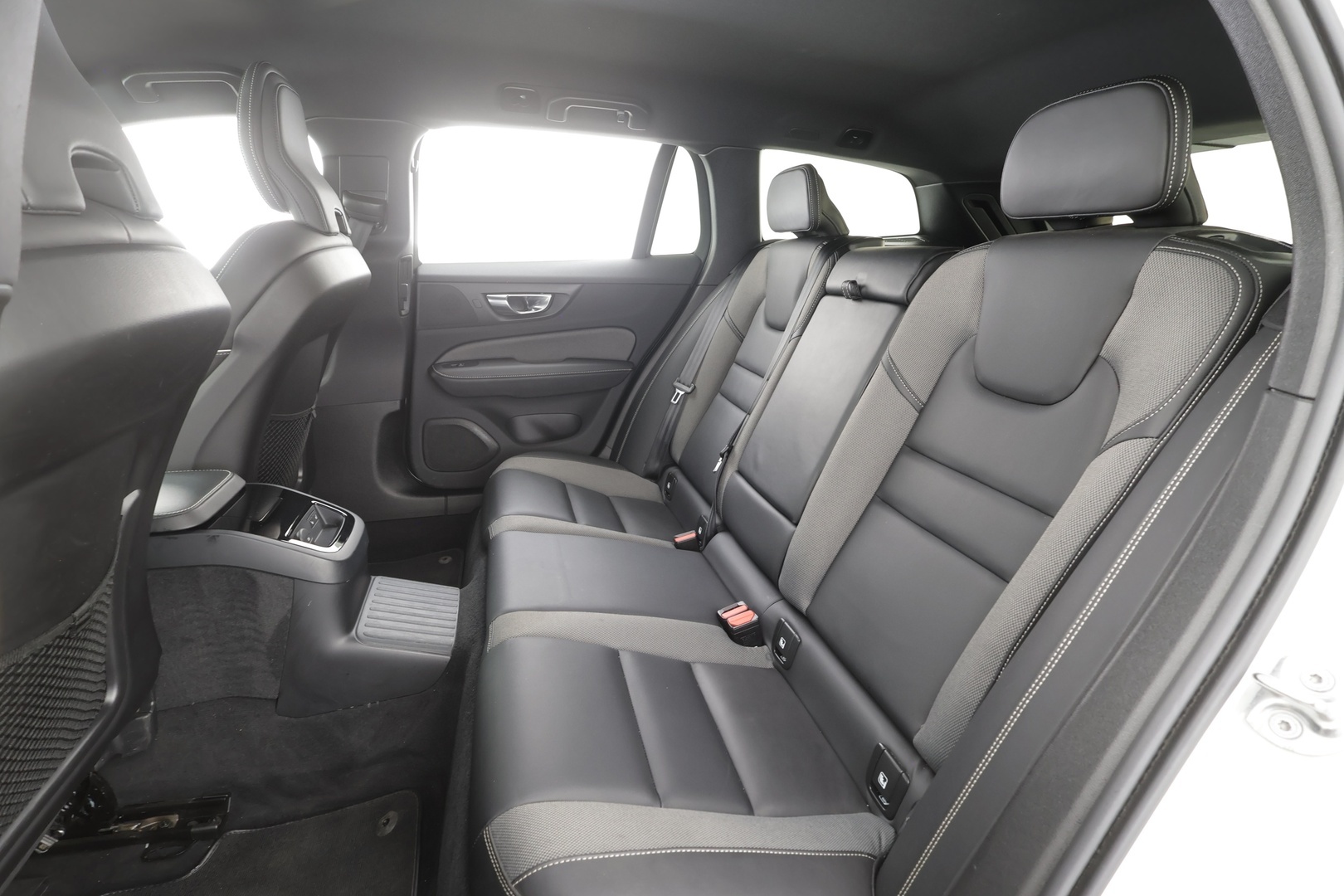 VOLVO V60 2022