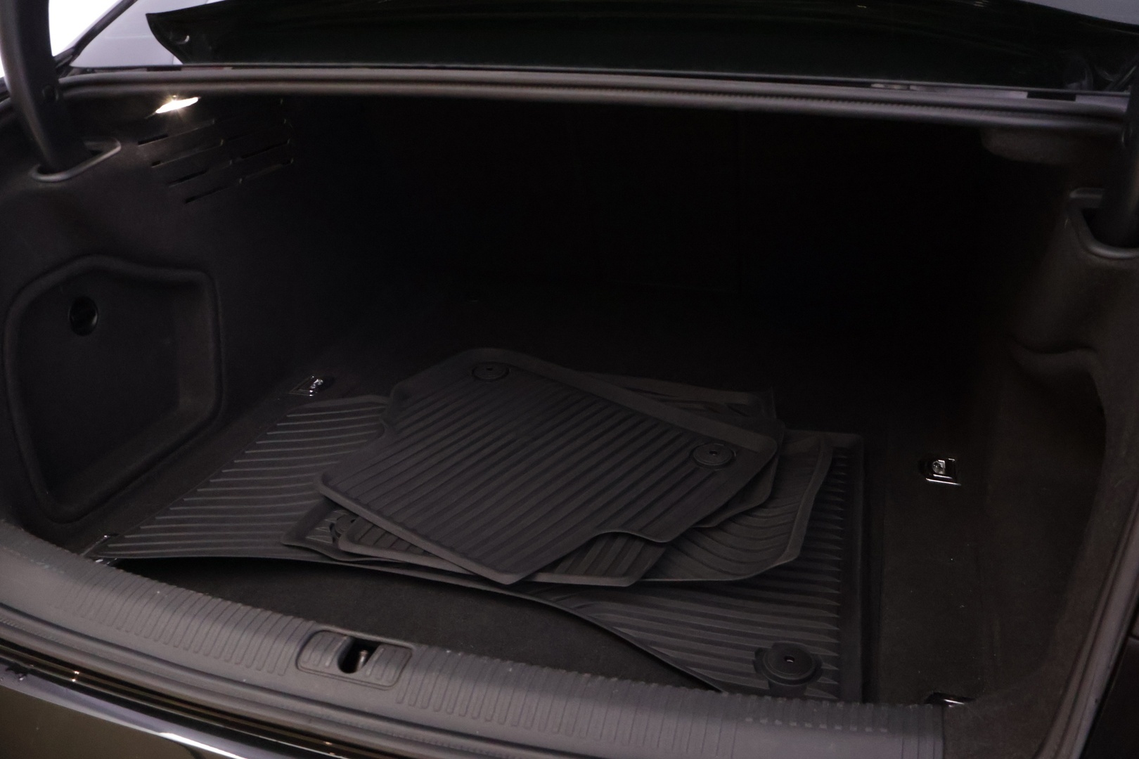 AUDI A4 2016