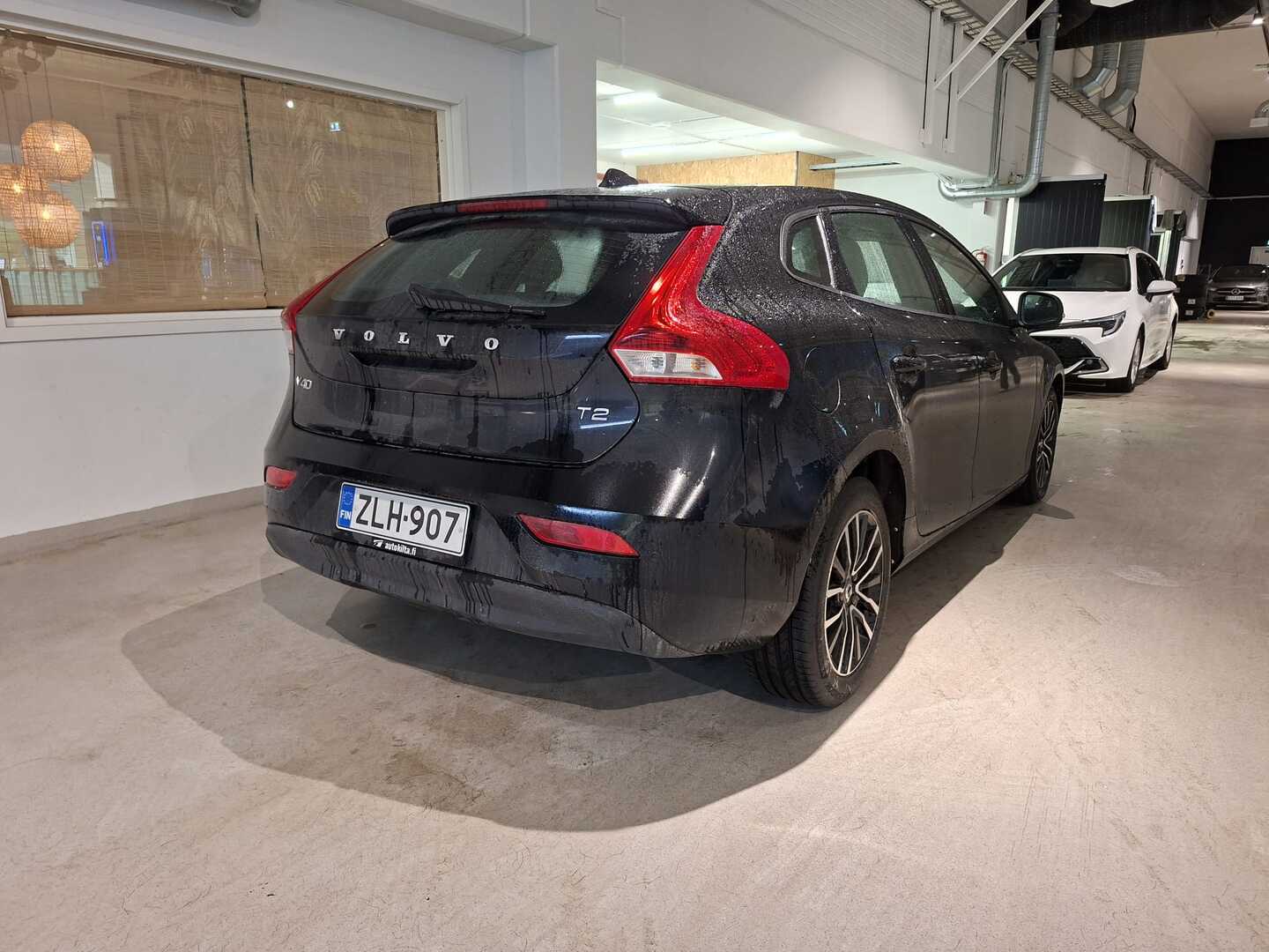 VOLVO V40 2017