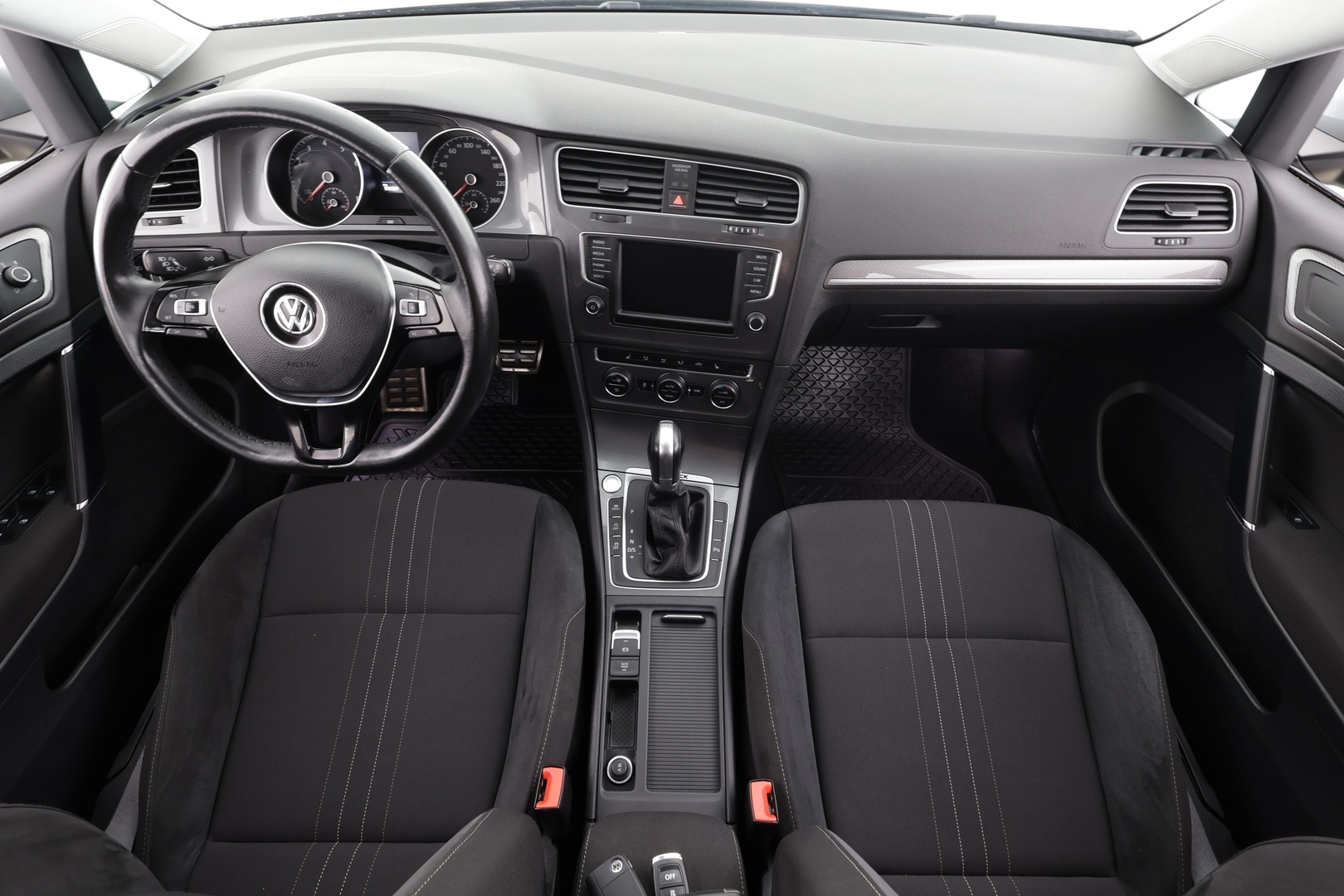 VOLKSWAGEN Golf 2017