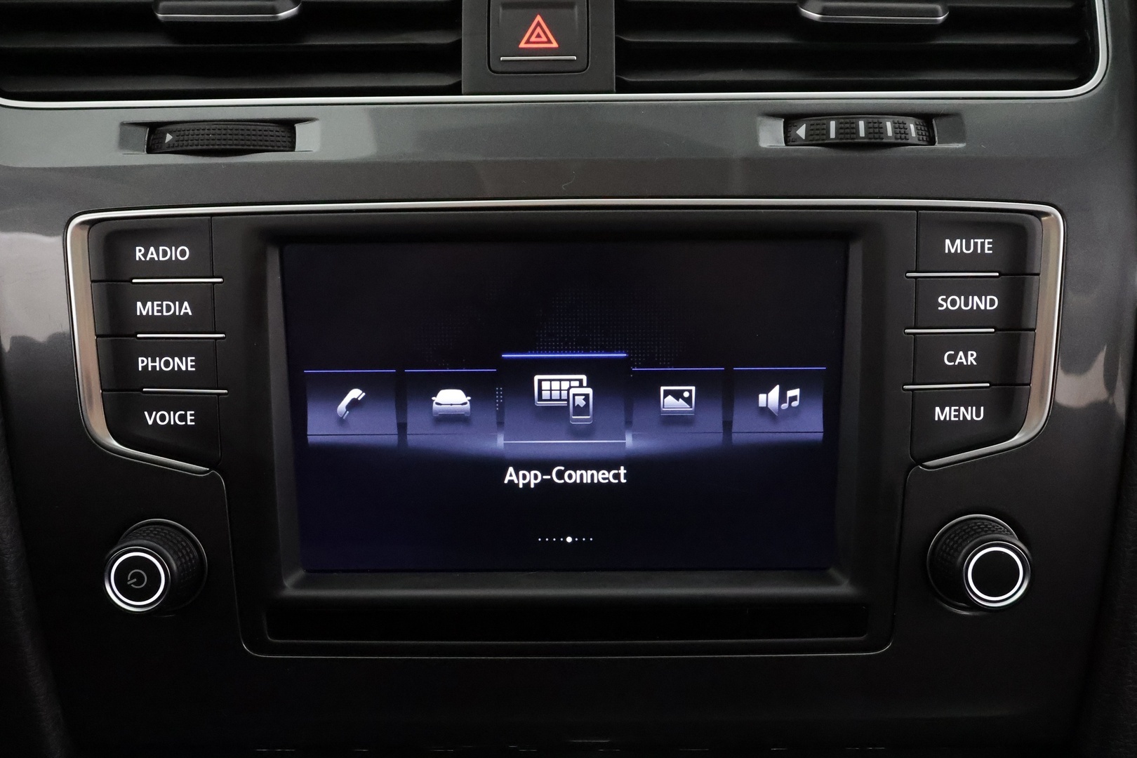 VOLKSWAGEN Golf 2017